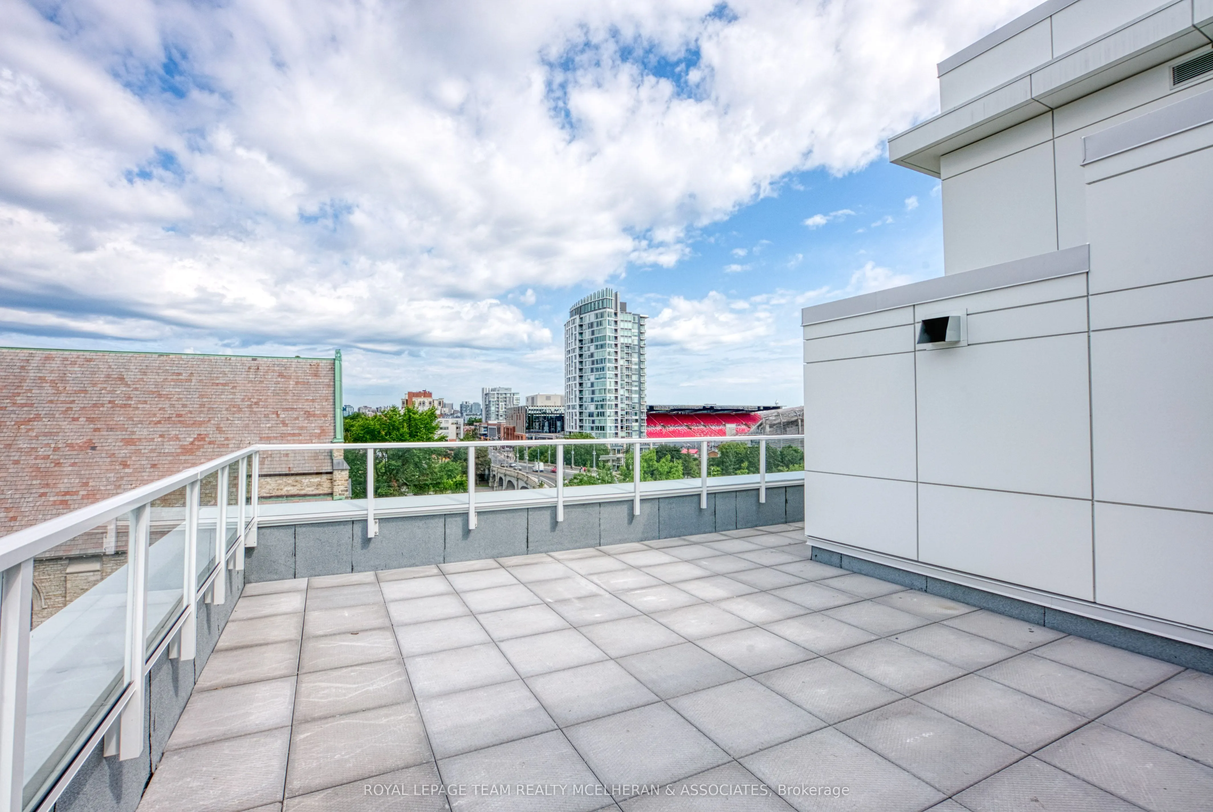 1050 Bank Street, #501