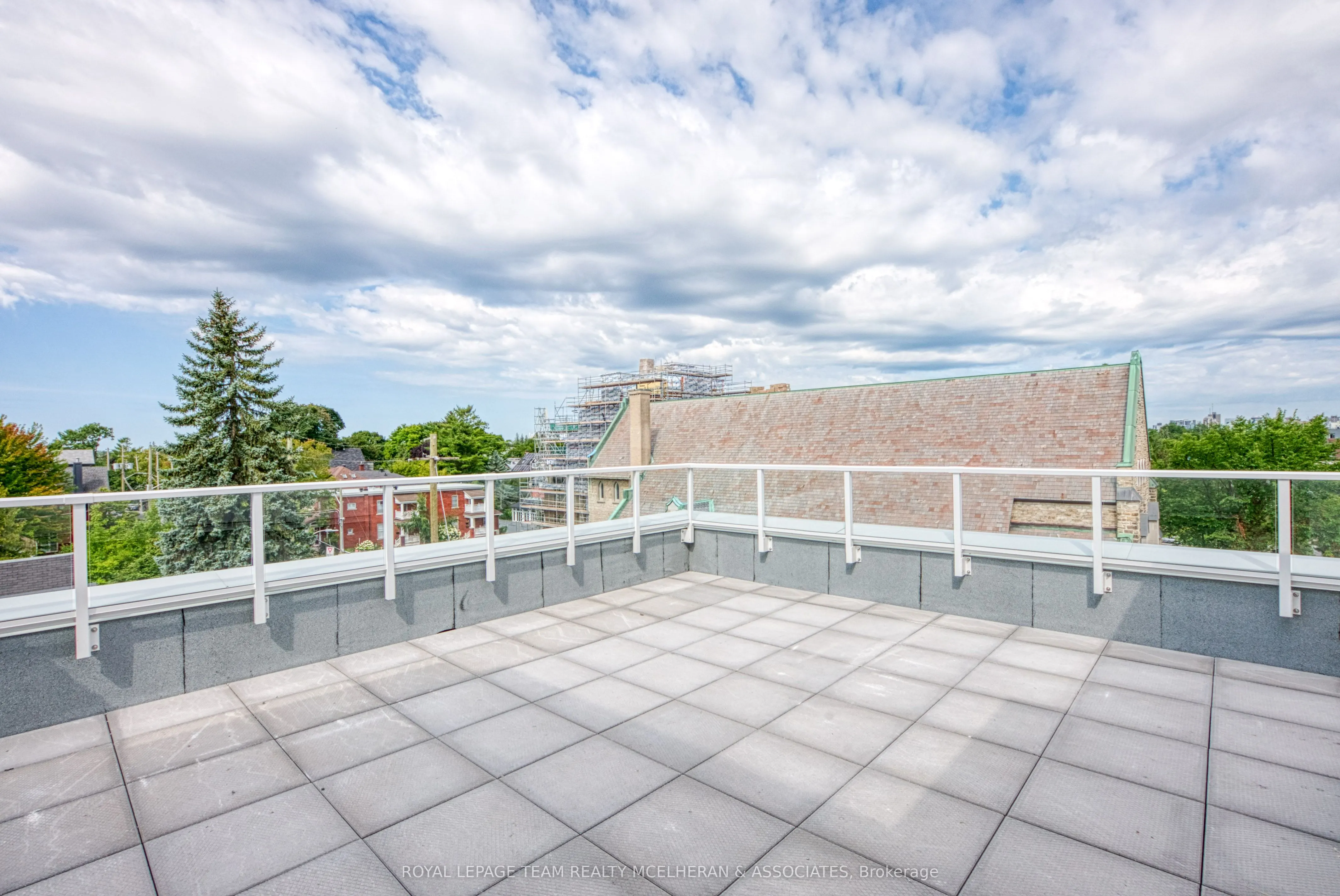 1050 Bank Street, #501
