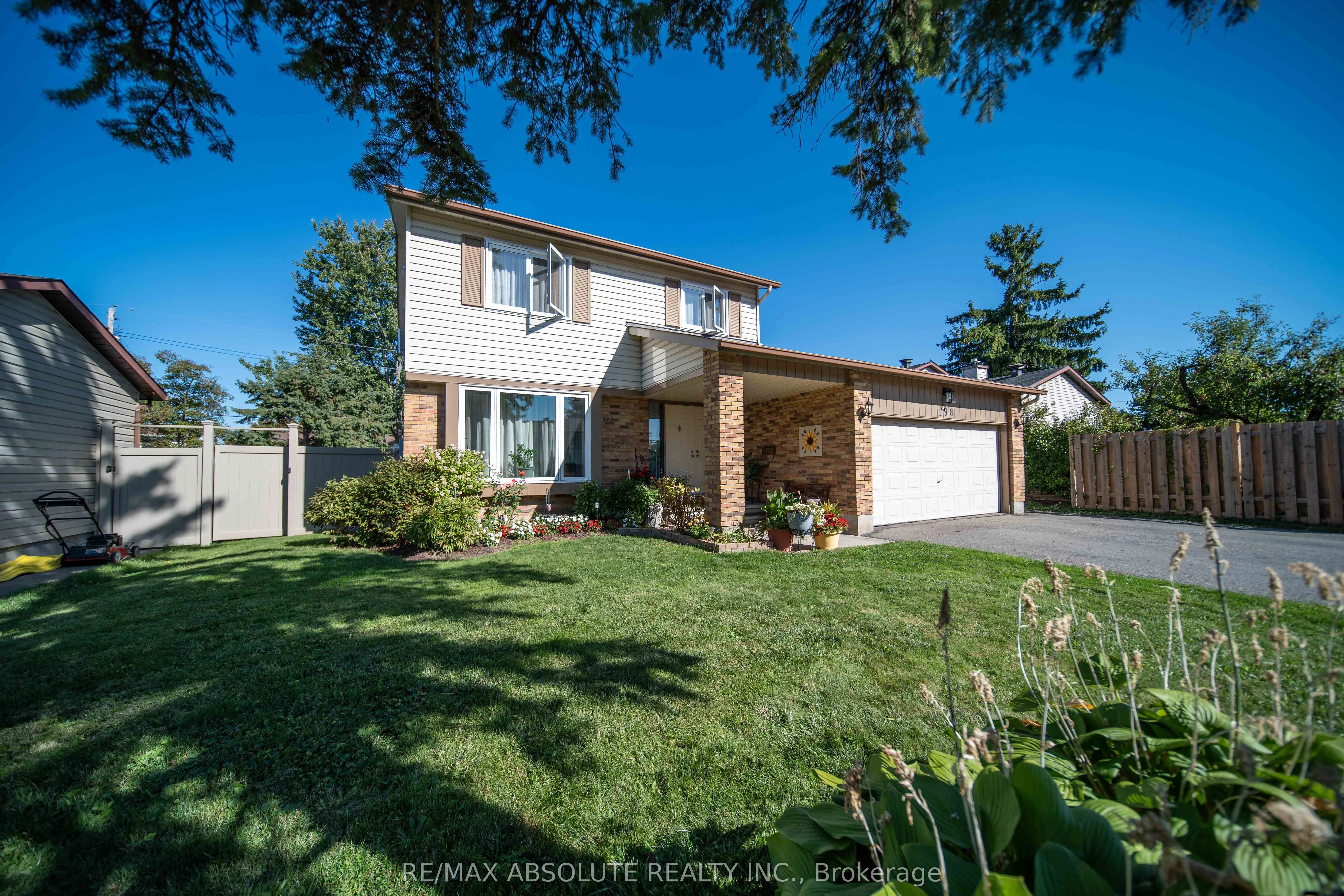 198 Hoylake Crescent