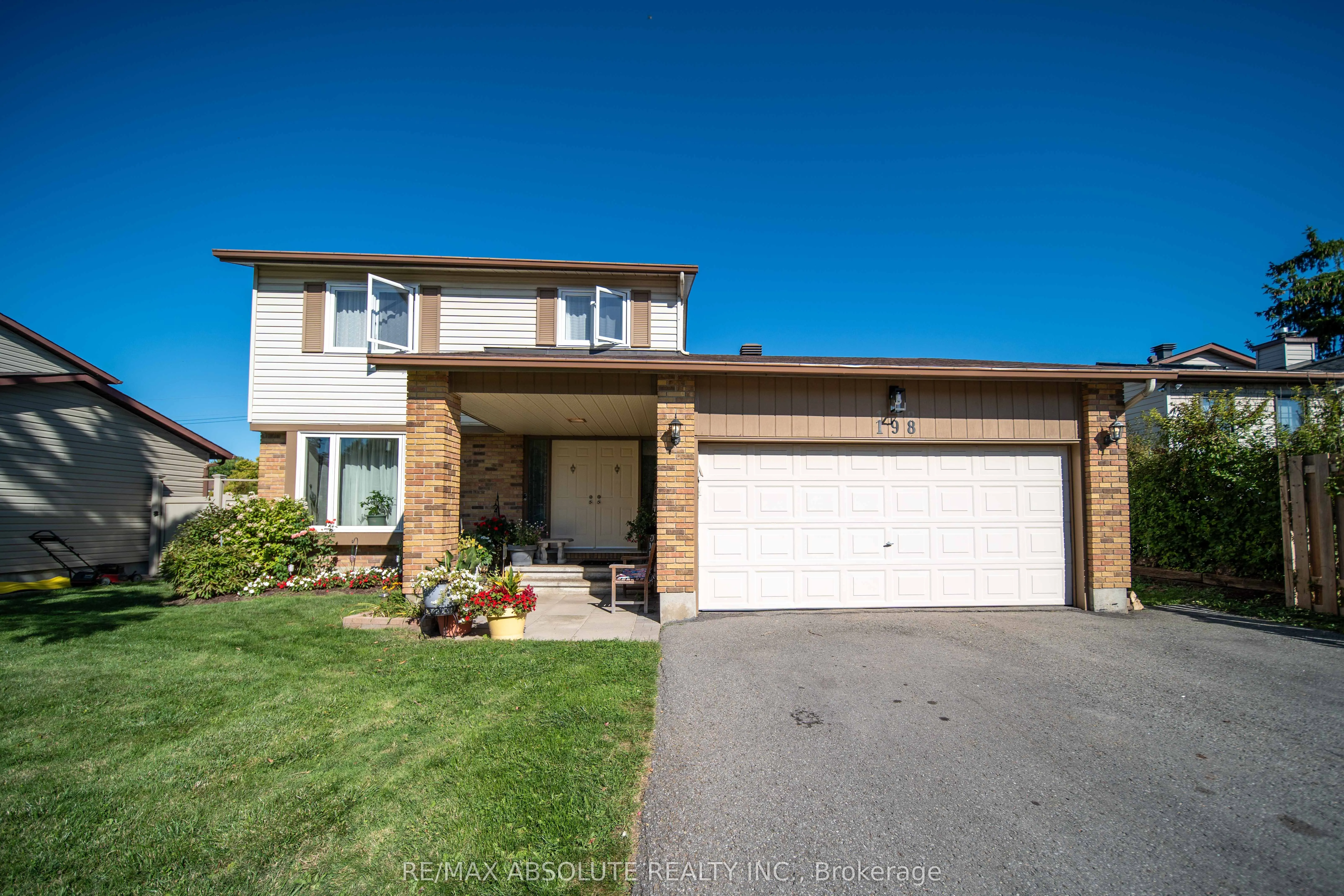 198 Hoylake Crescent