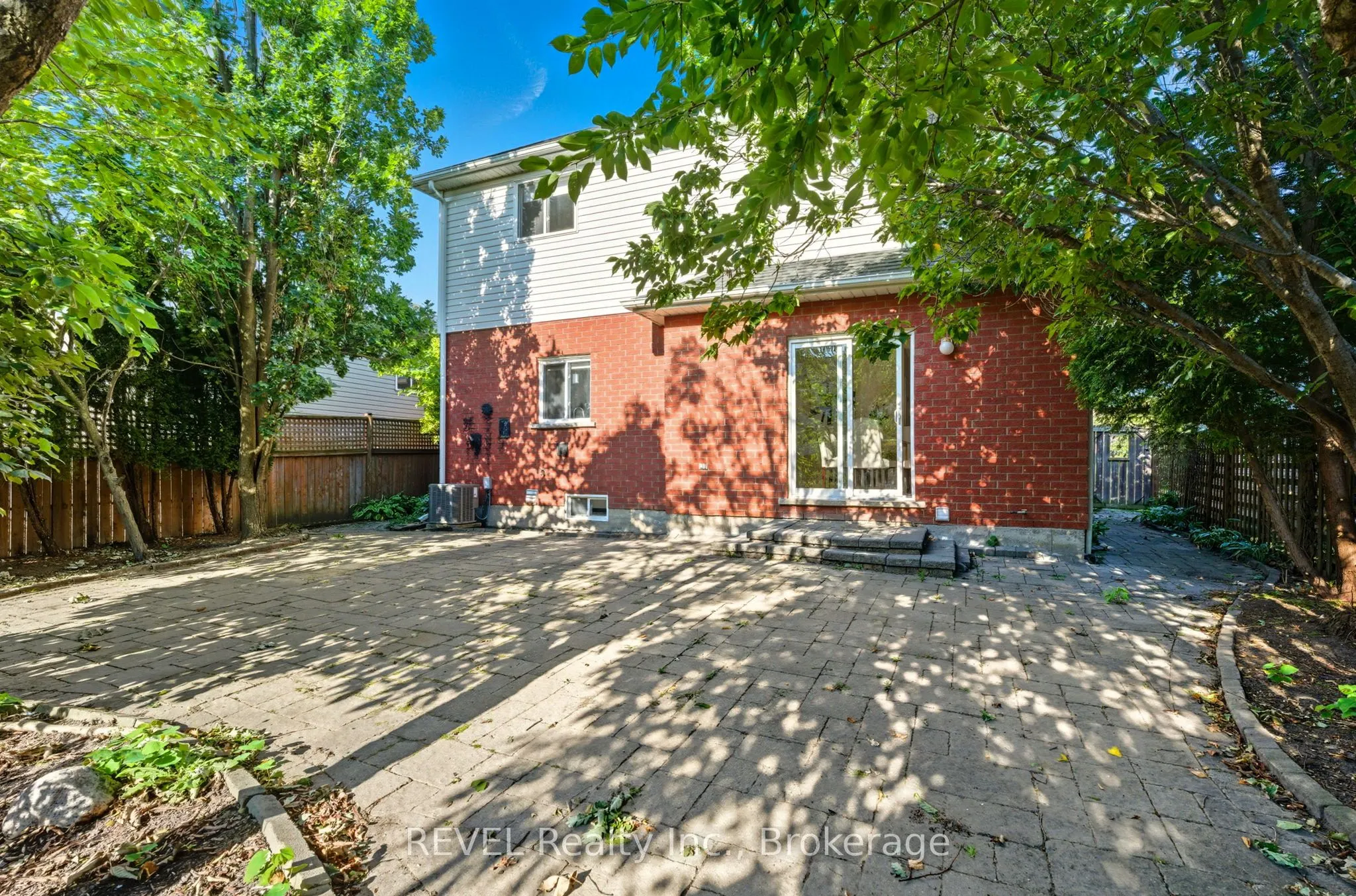 114 WESTLAND Street