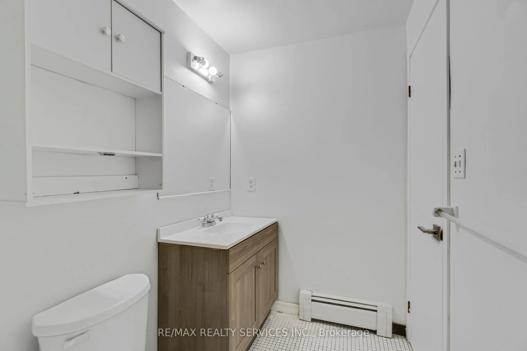 4218 Portage Road, #204