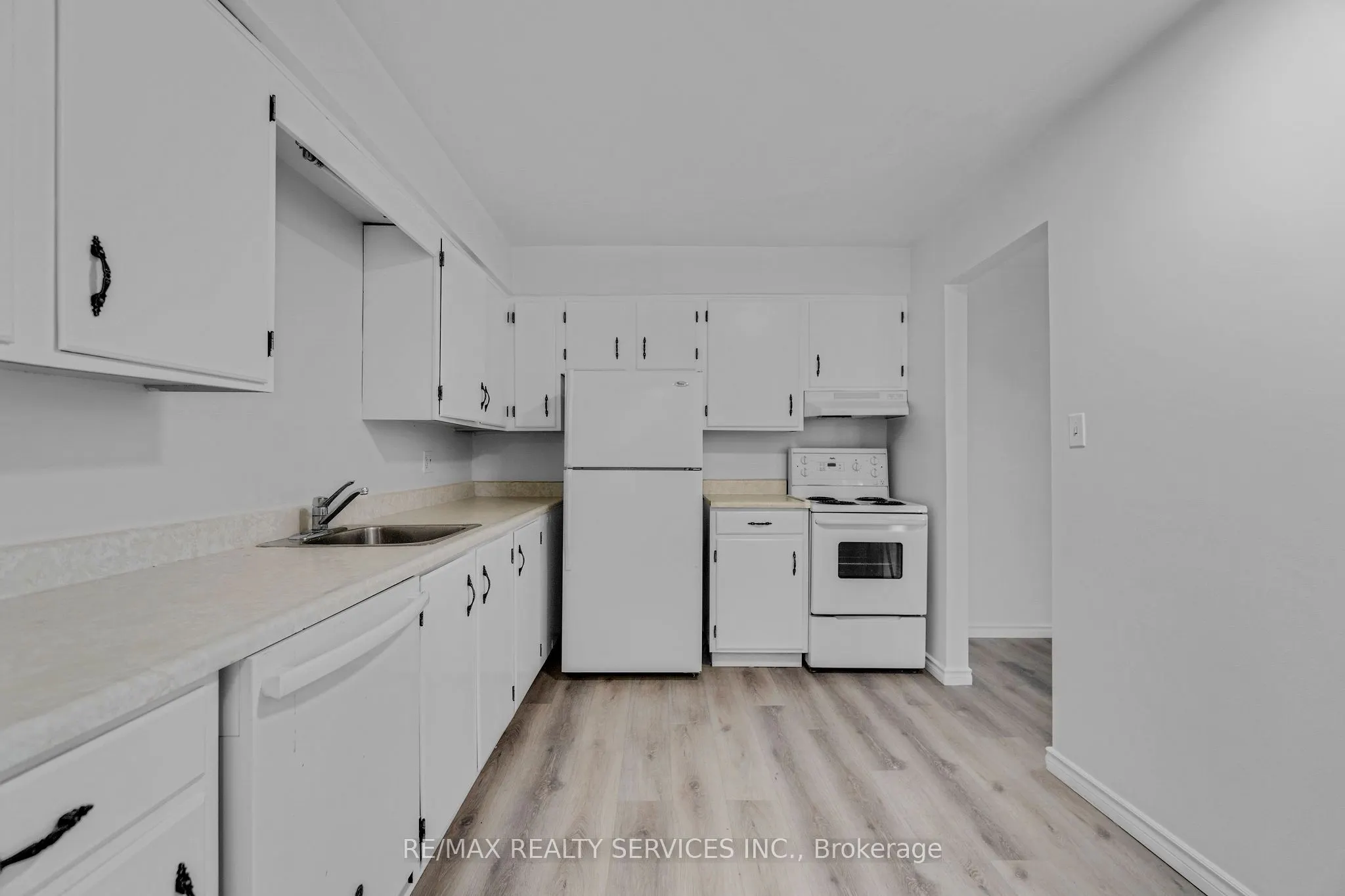 4218 Portage Road, #204
