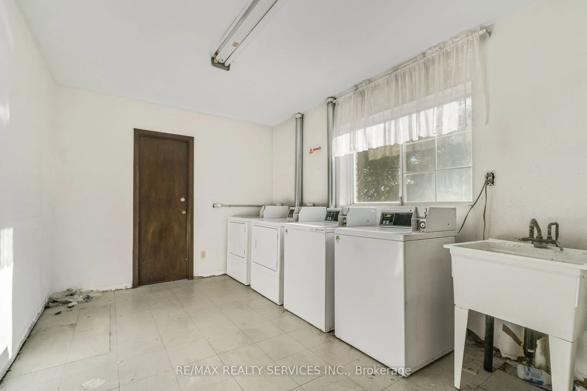 4218 Portage Road, #204