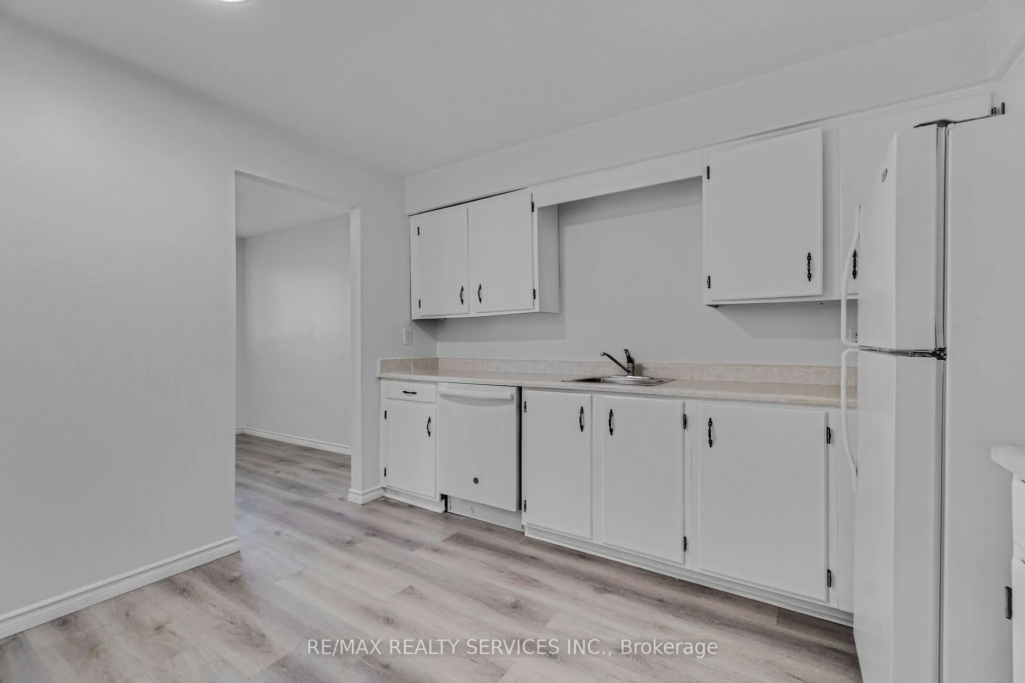 4218 Portage Road, #204