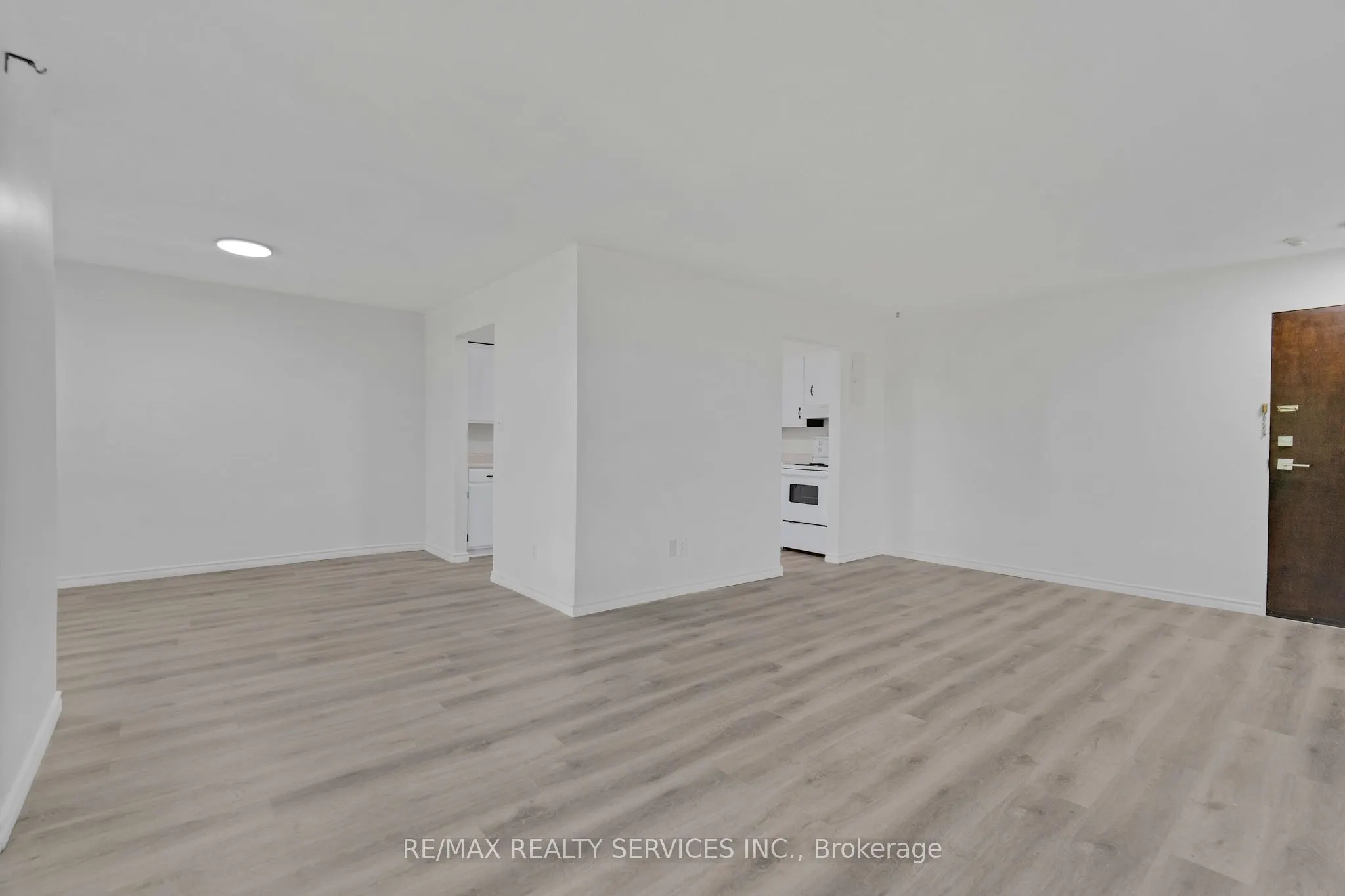 4218 Portage Road, #204
