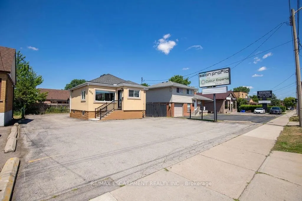 664 Upper James Street
