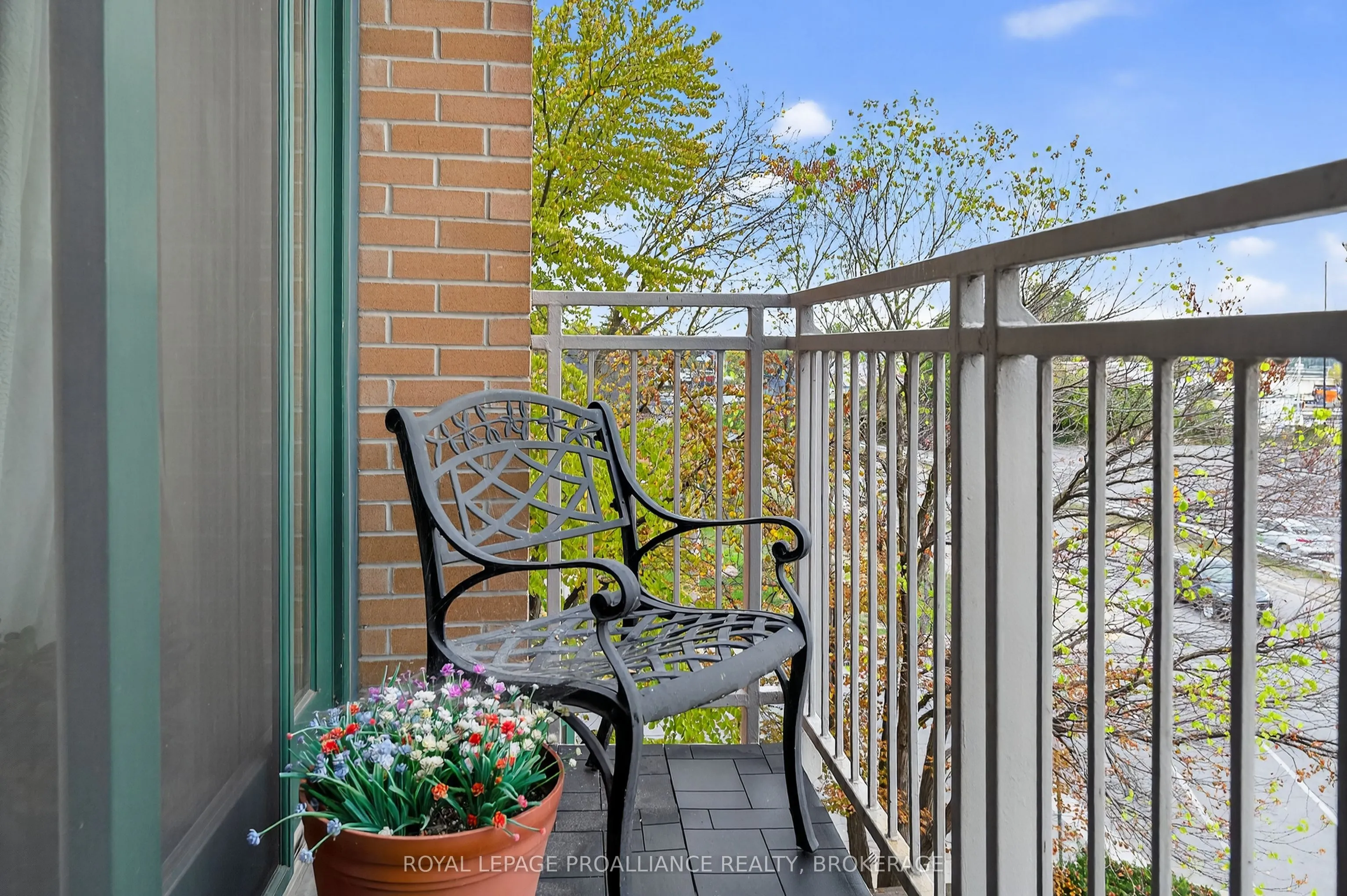 2 Bay Street, #304