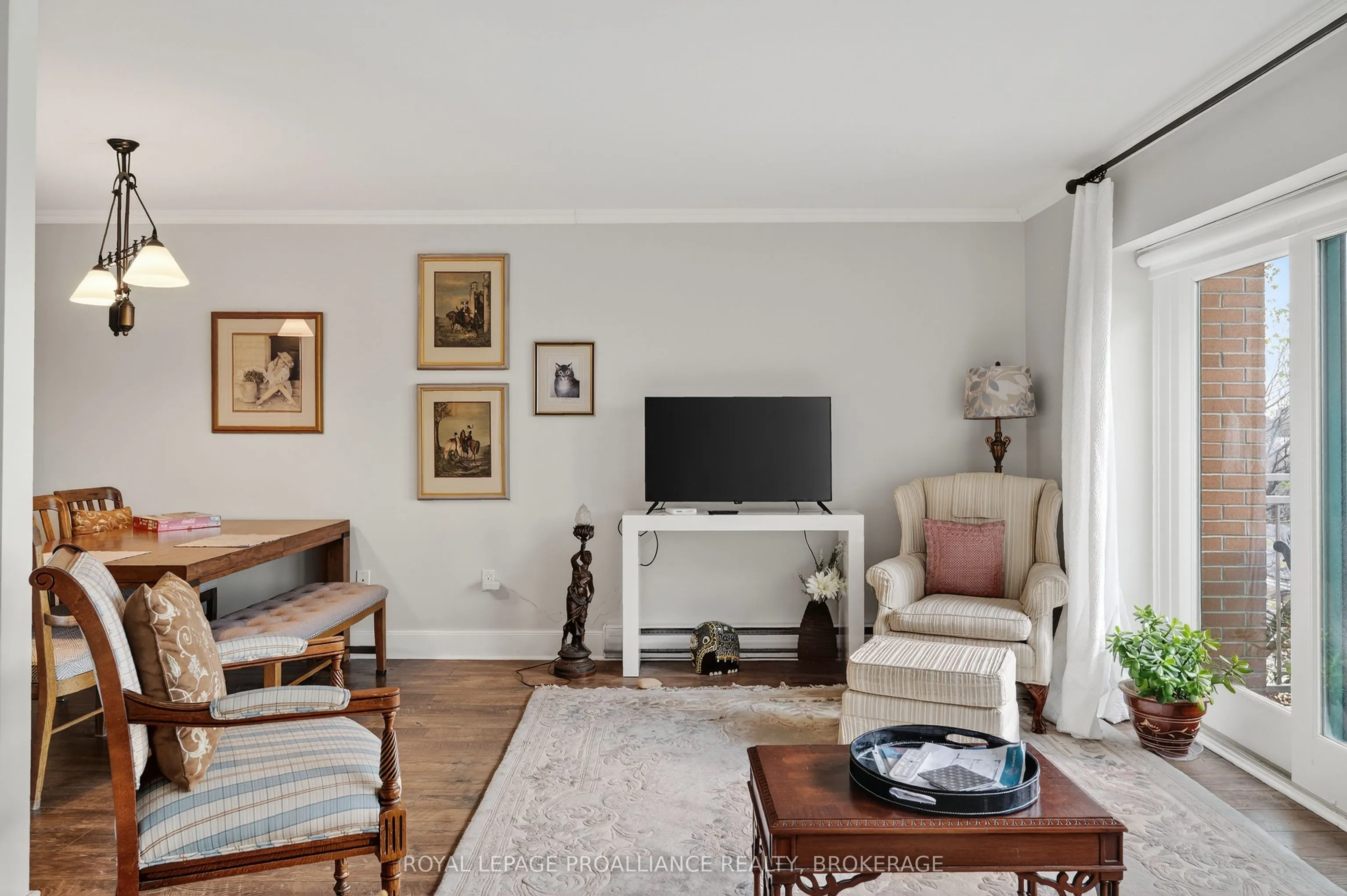 2 Bay Street, #304