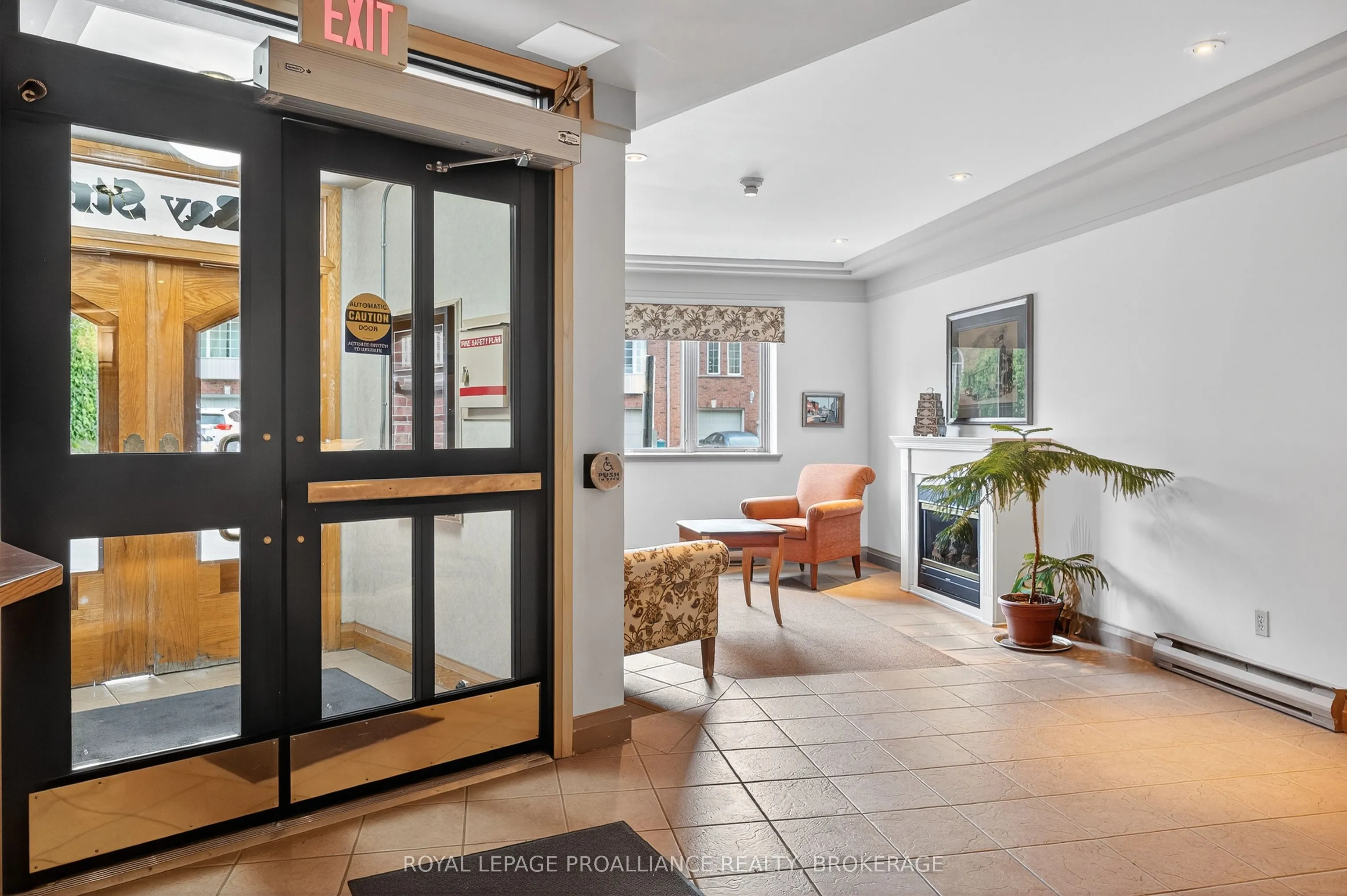 2 Bay Street, #304