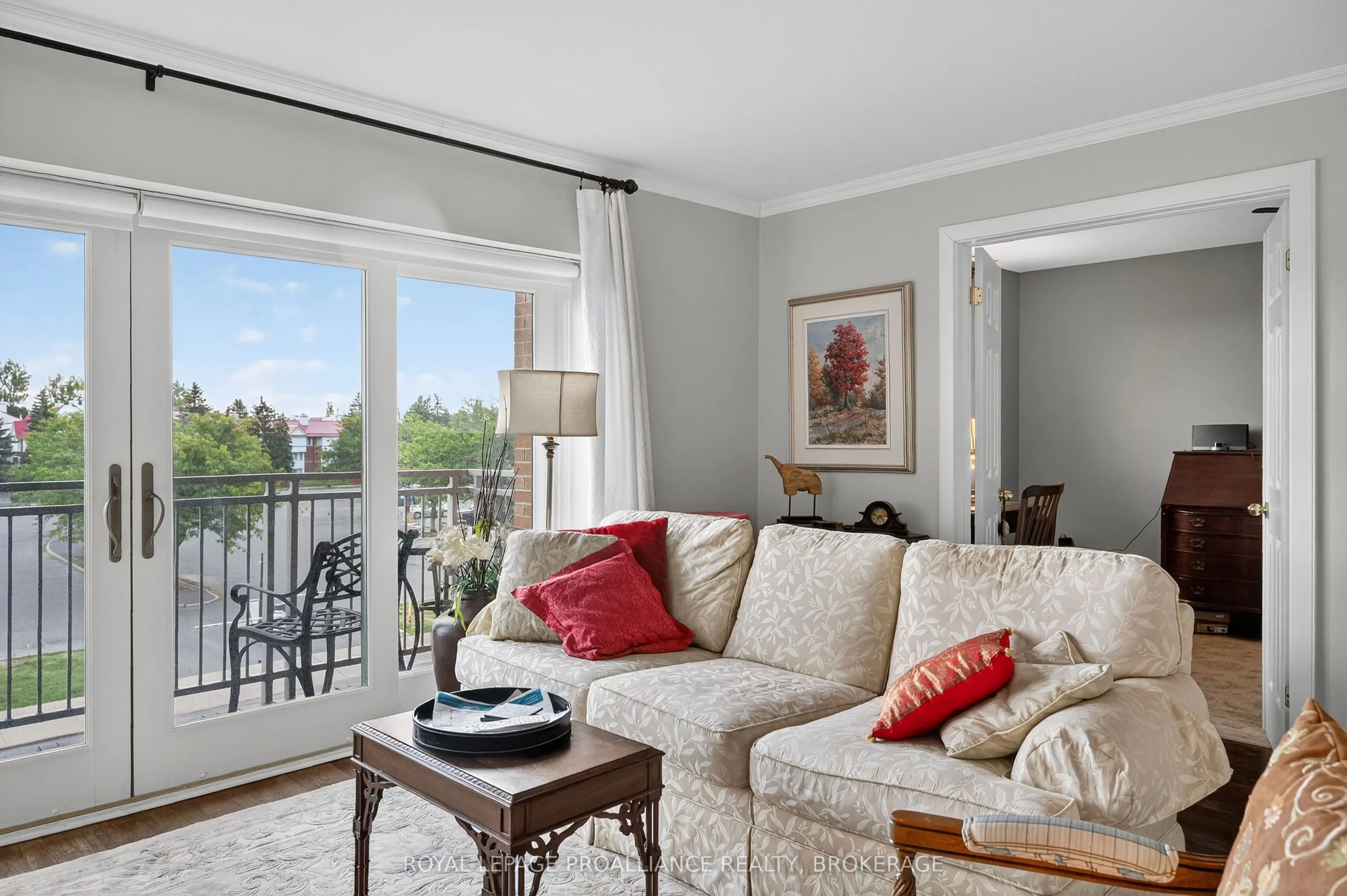 2 Bay Street, #304