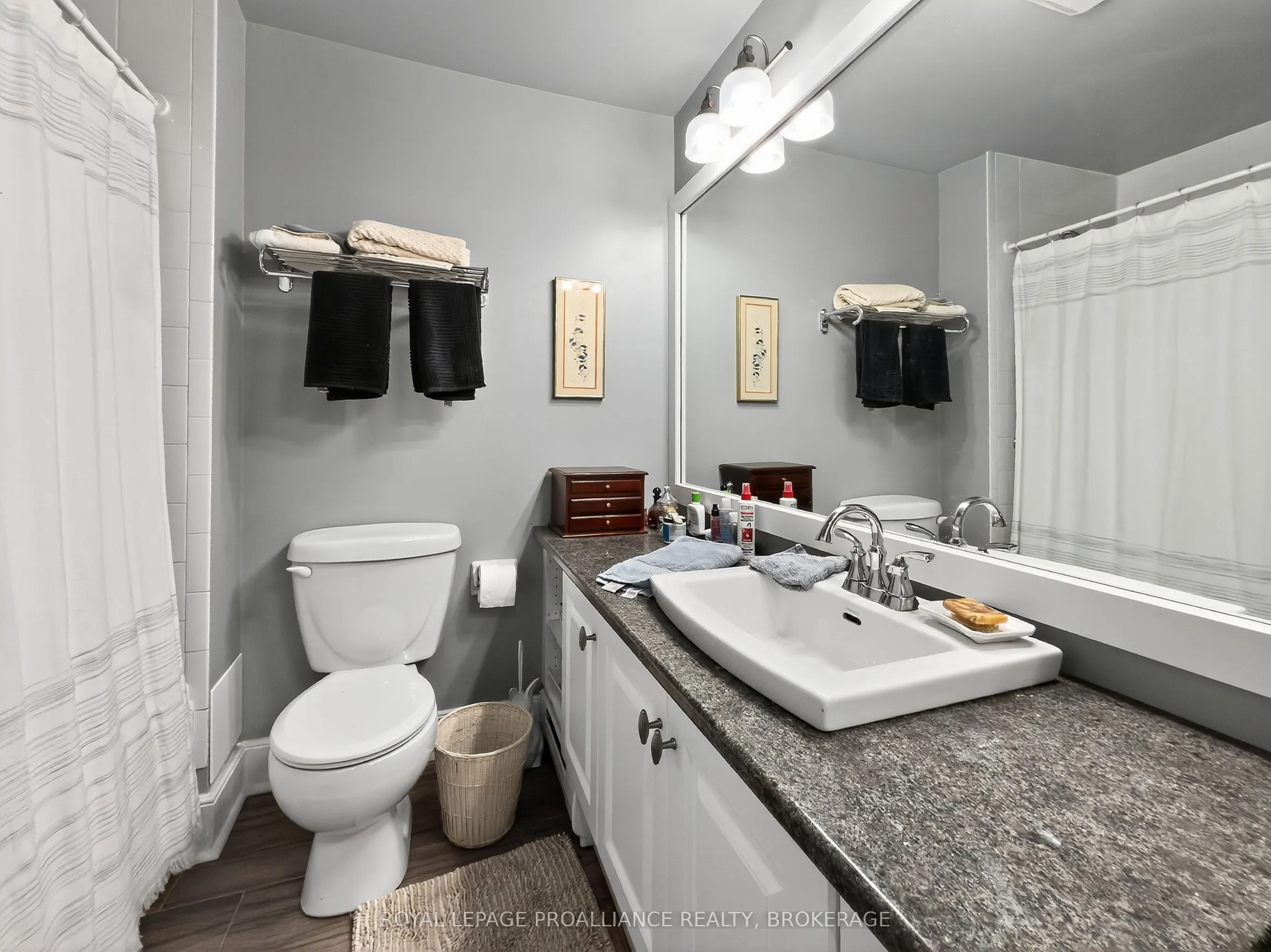 2 Bay Street, #304