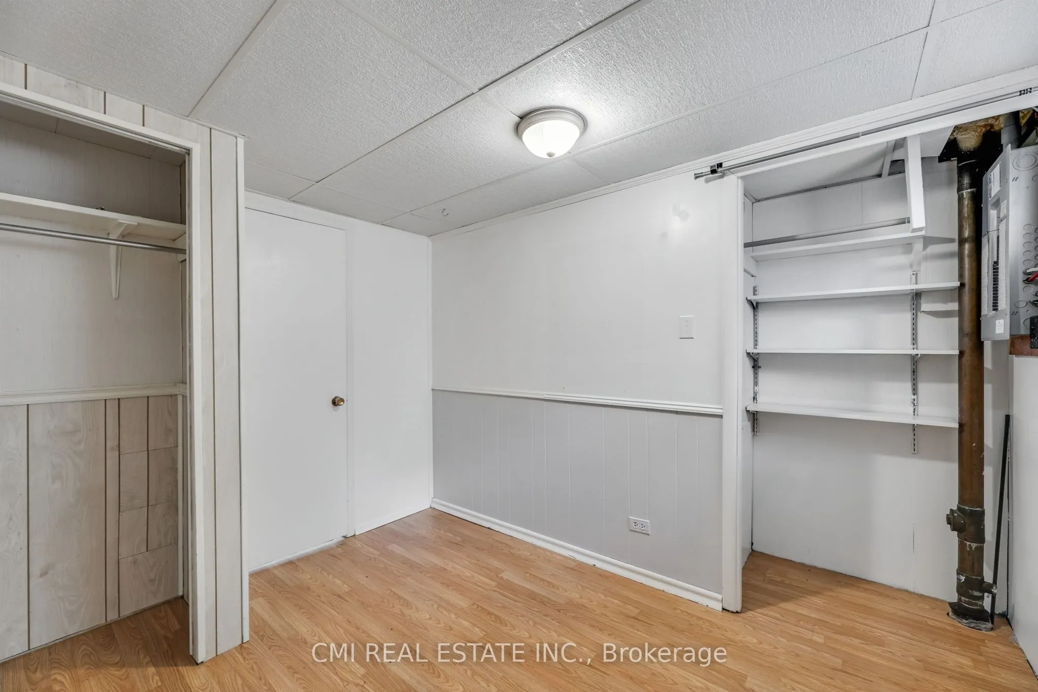 106 Laurentian Drive N