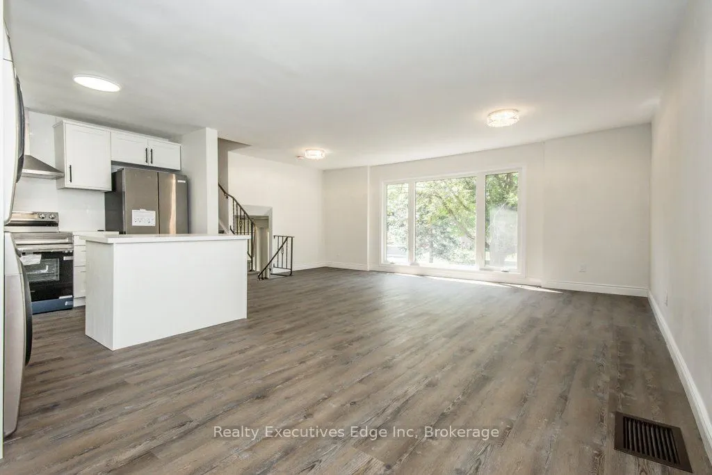 590 Canewood Crescent, #Main
