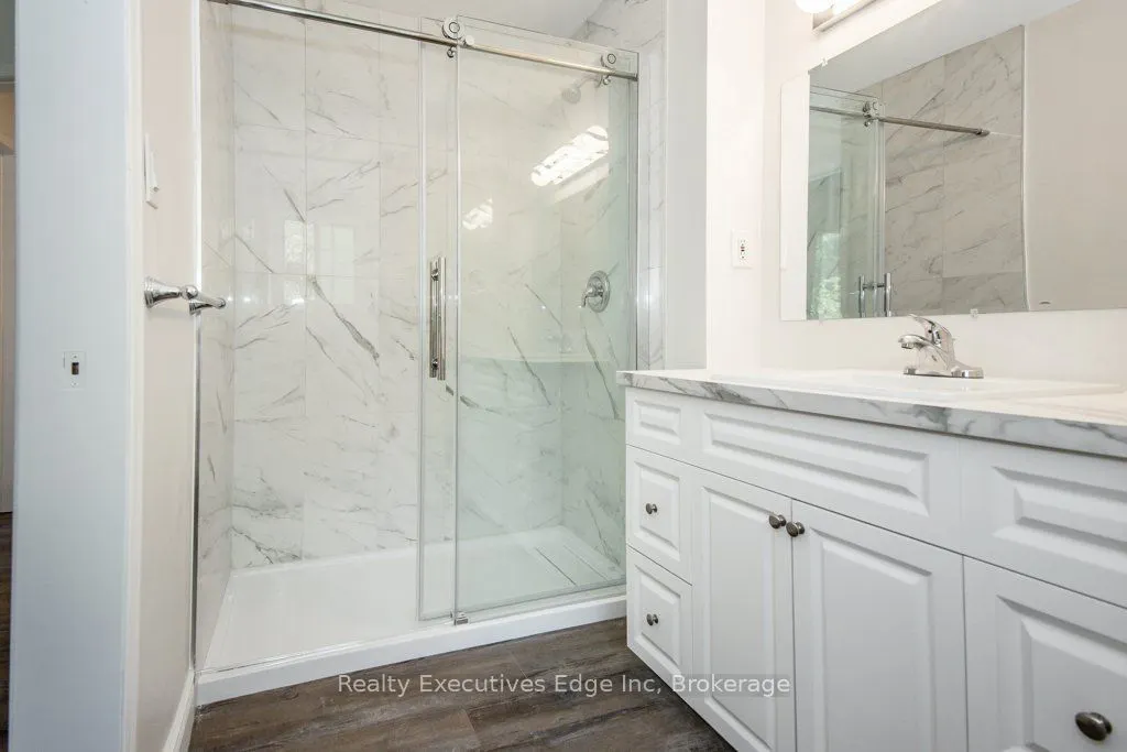 590 Canewood Crescent, #Main