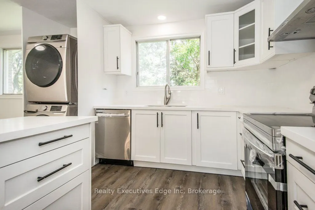 590 Canewood Crescent, #Main