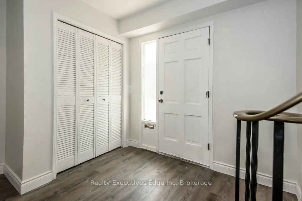590 Canewood Crescent, #Main