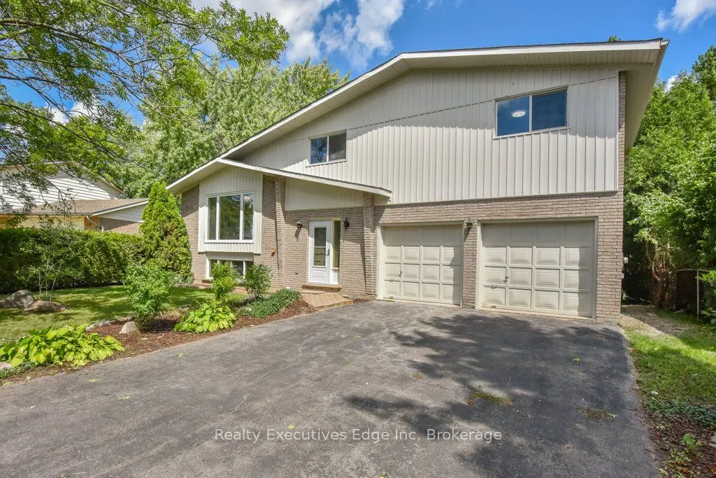 590 Canewood Crescent, #Main