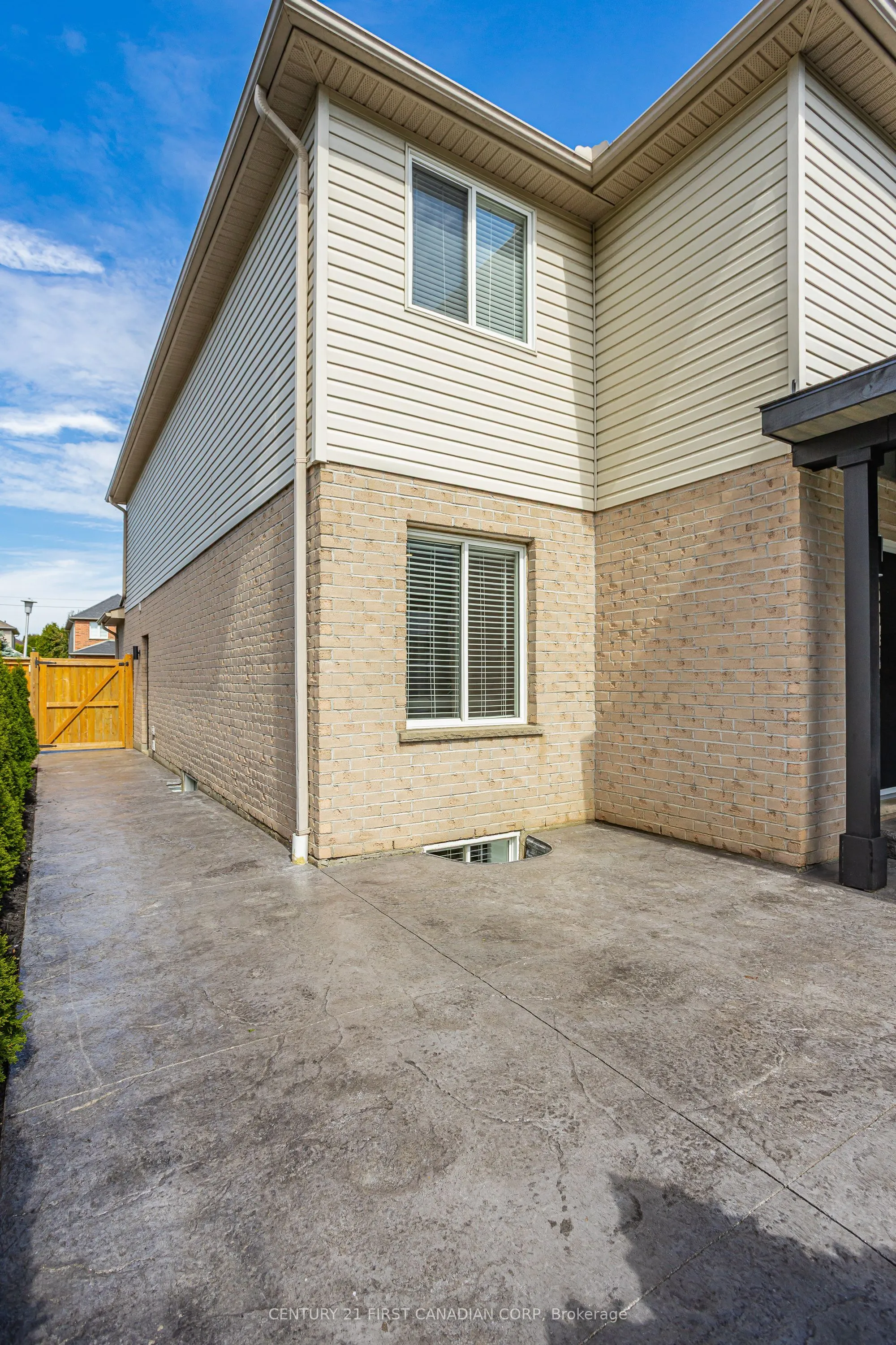 1075 Blackmaple Court