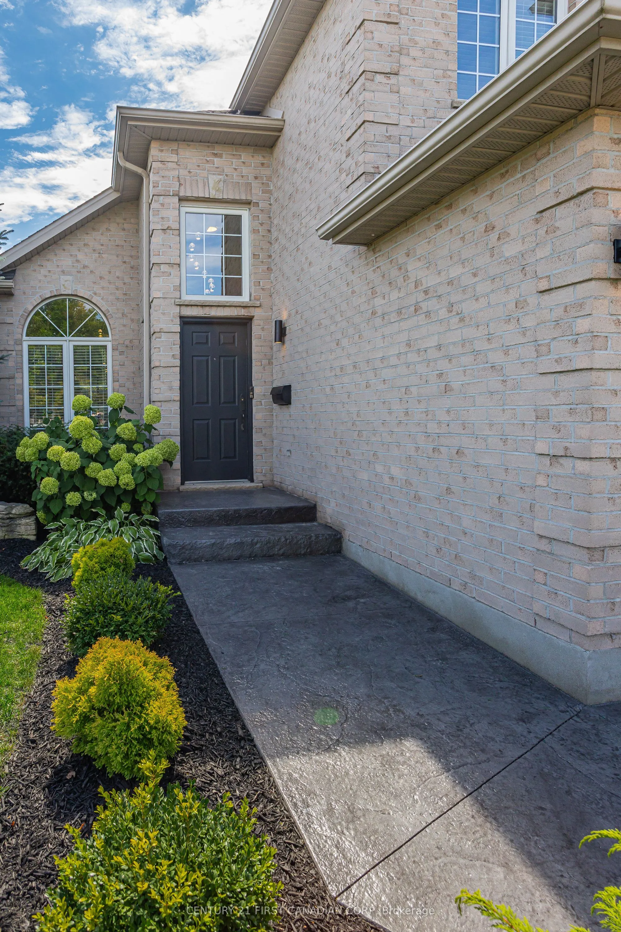 1075 Blackmaple Court
