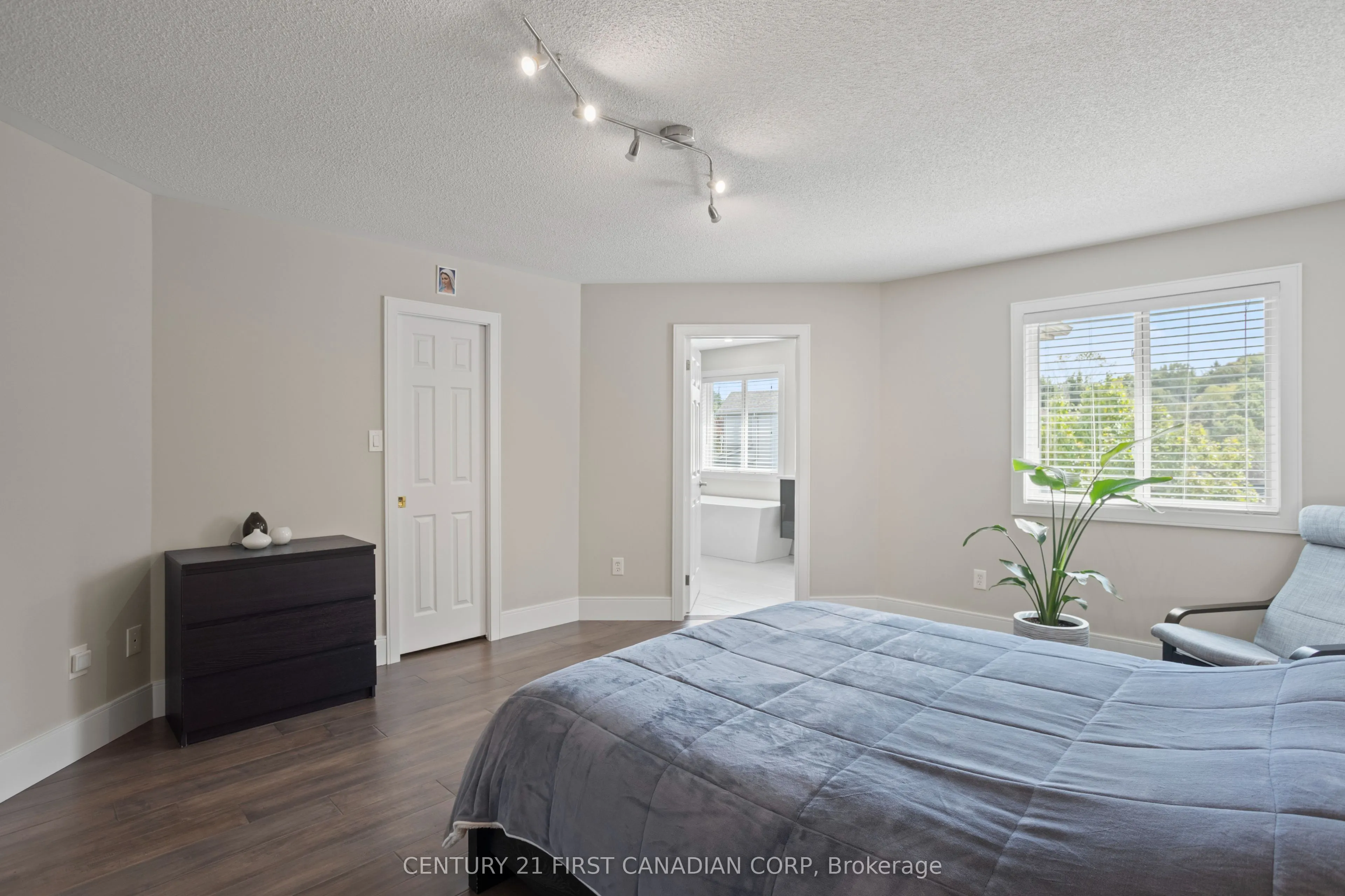1075 Blackmaple Court