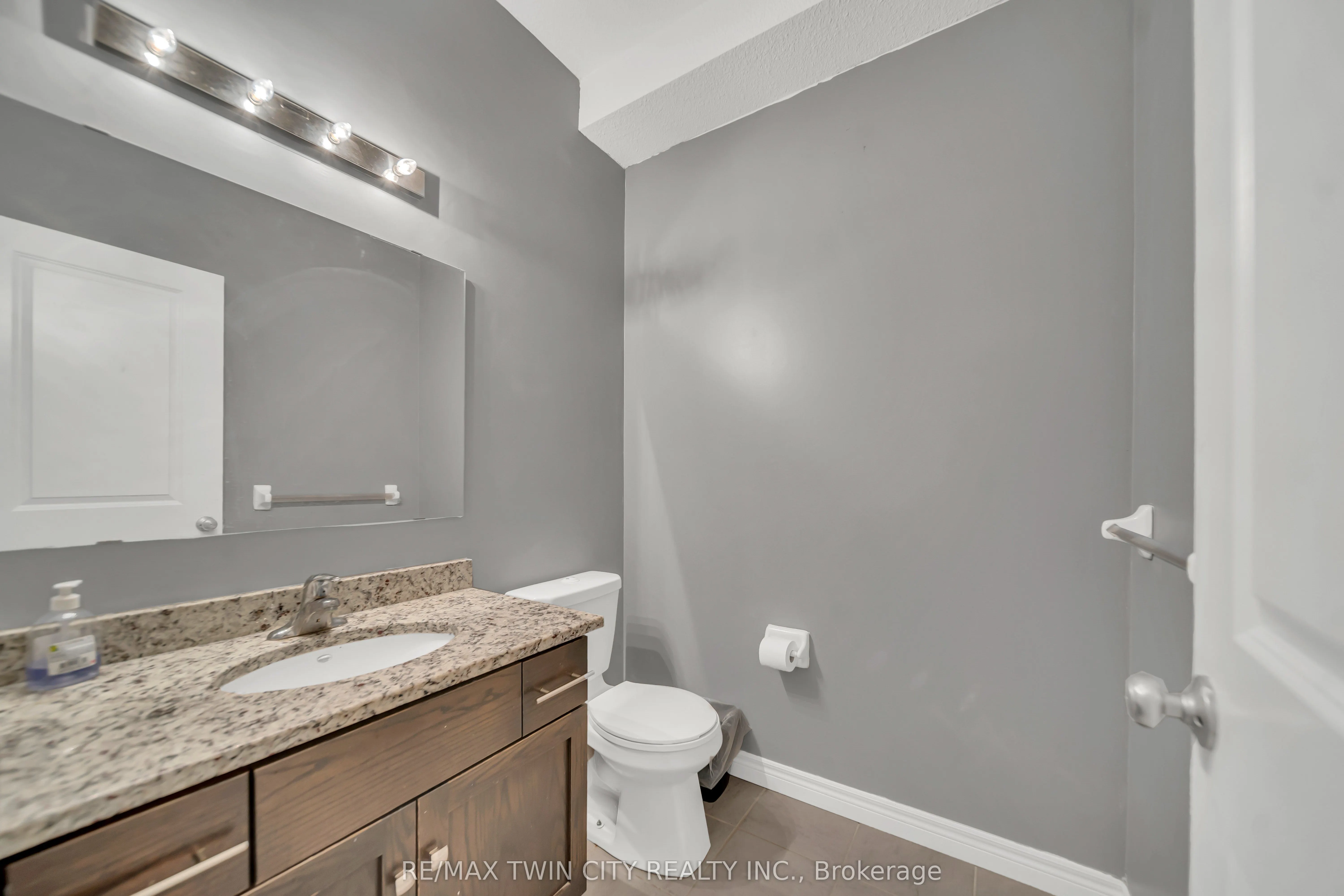 190 Eden Oak Trail