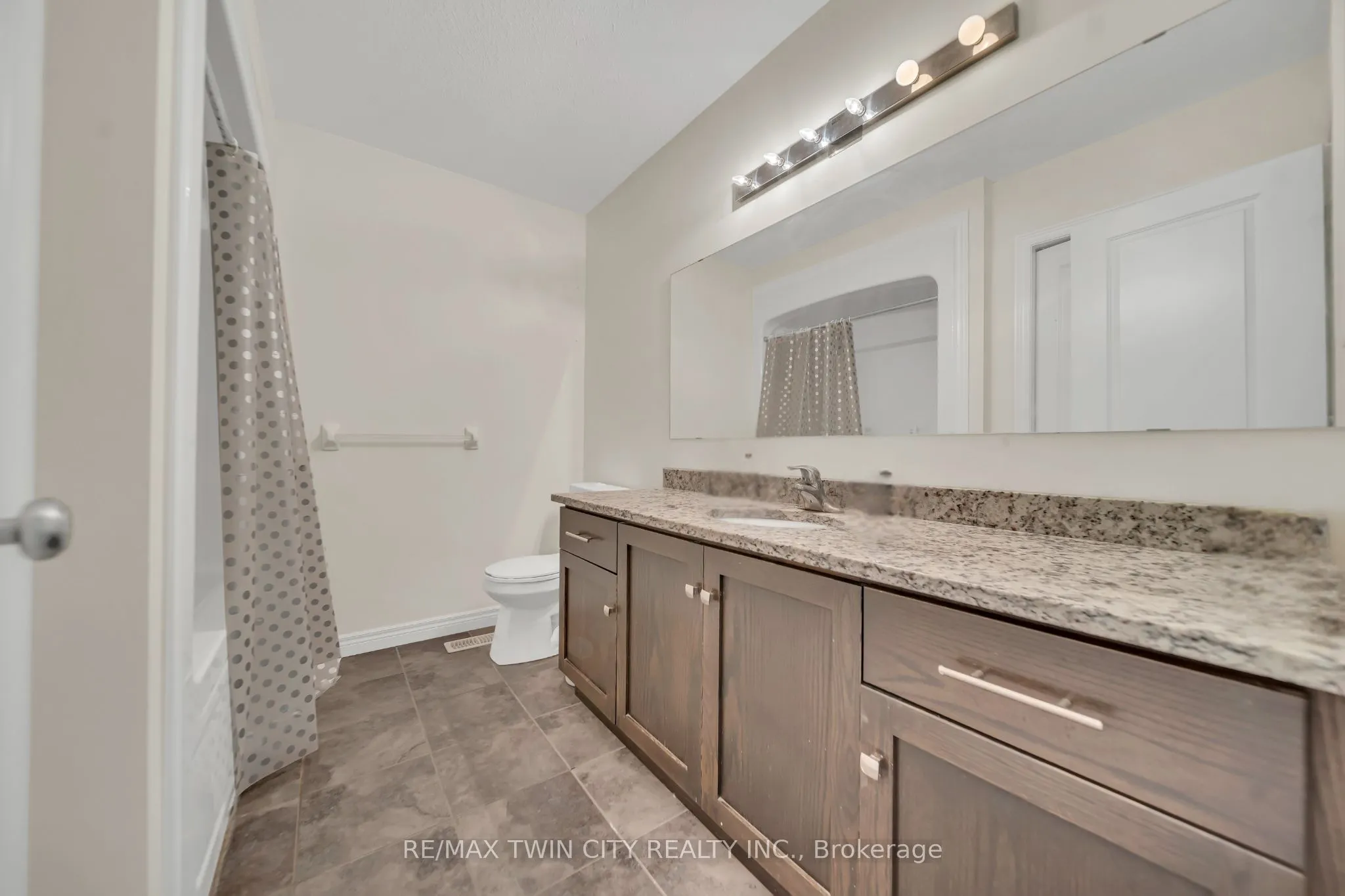 190 Eden Oak Trail
