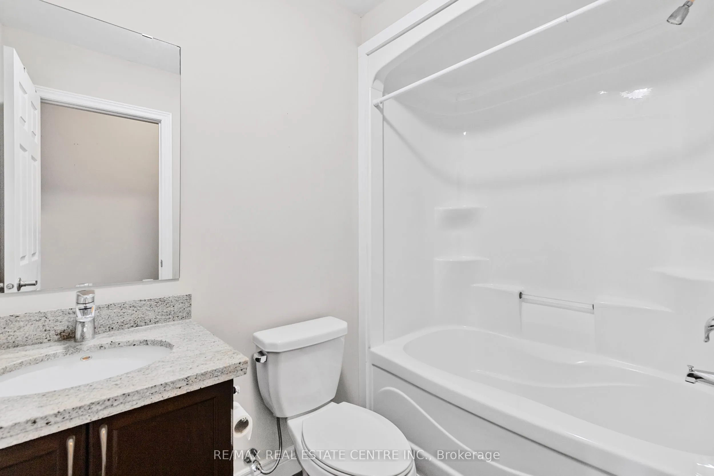 140 KING STREET WEST Street, #2