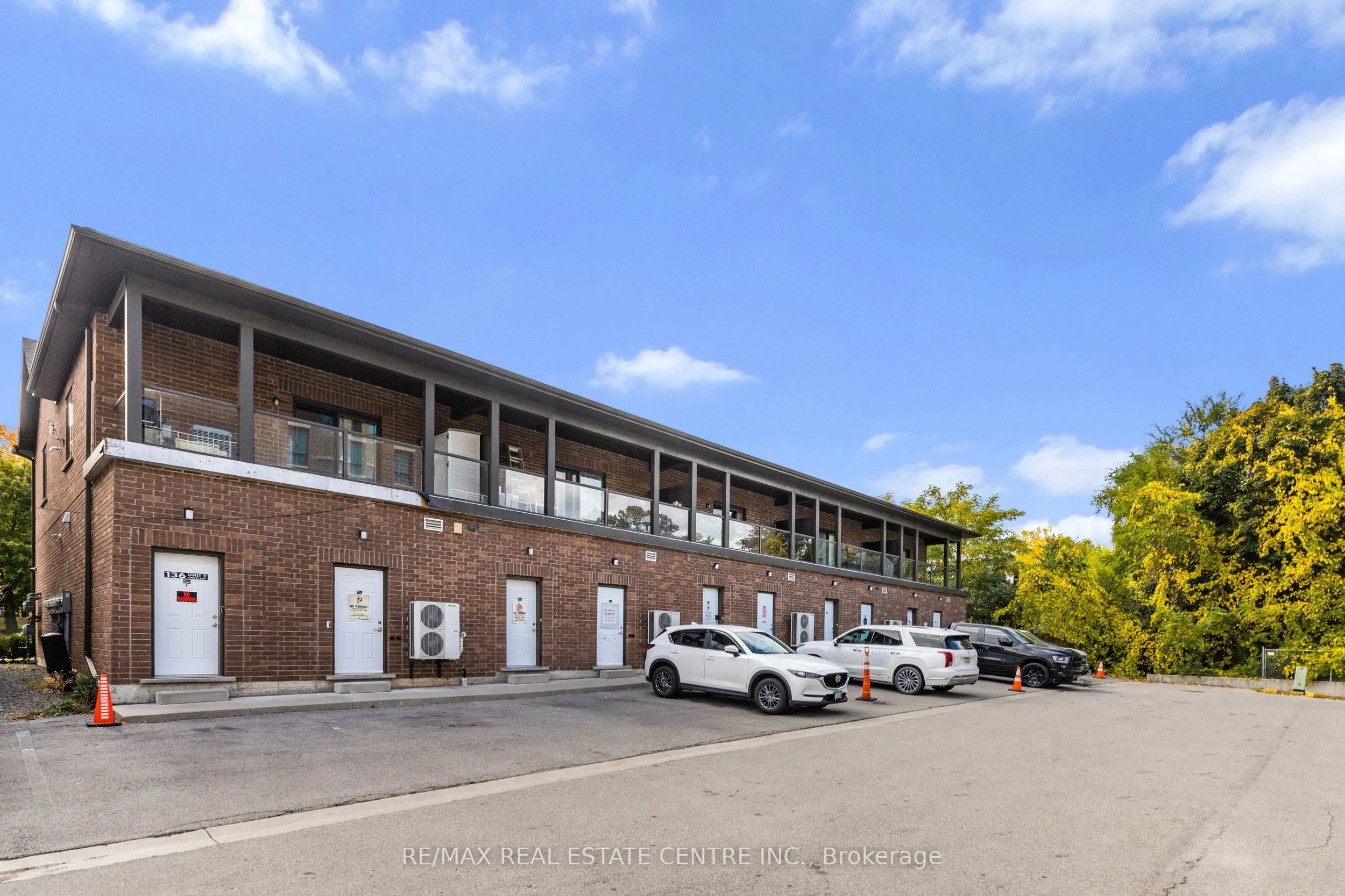 140 KING STREET WEST Street, #2