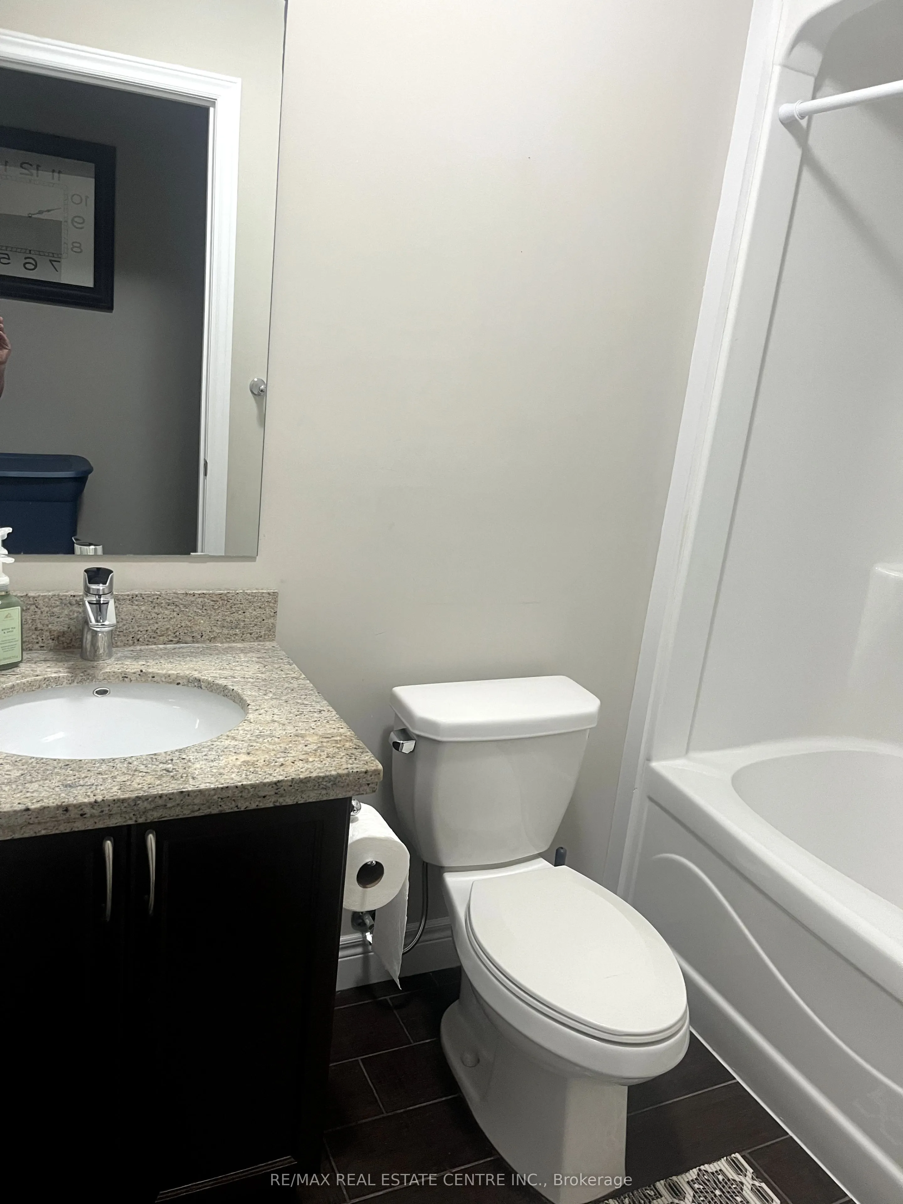 140 KING STREET WEST Street, #2