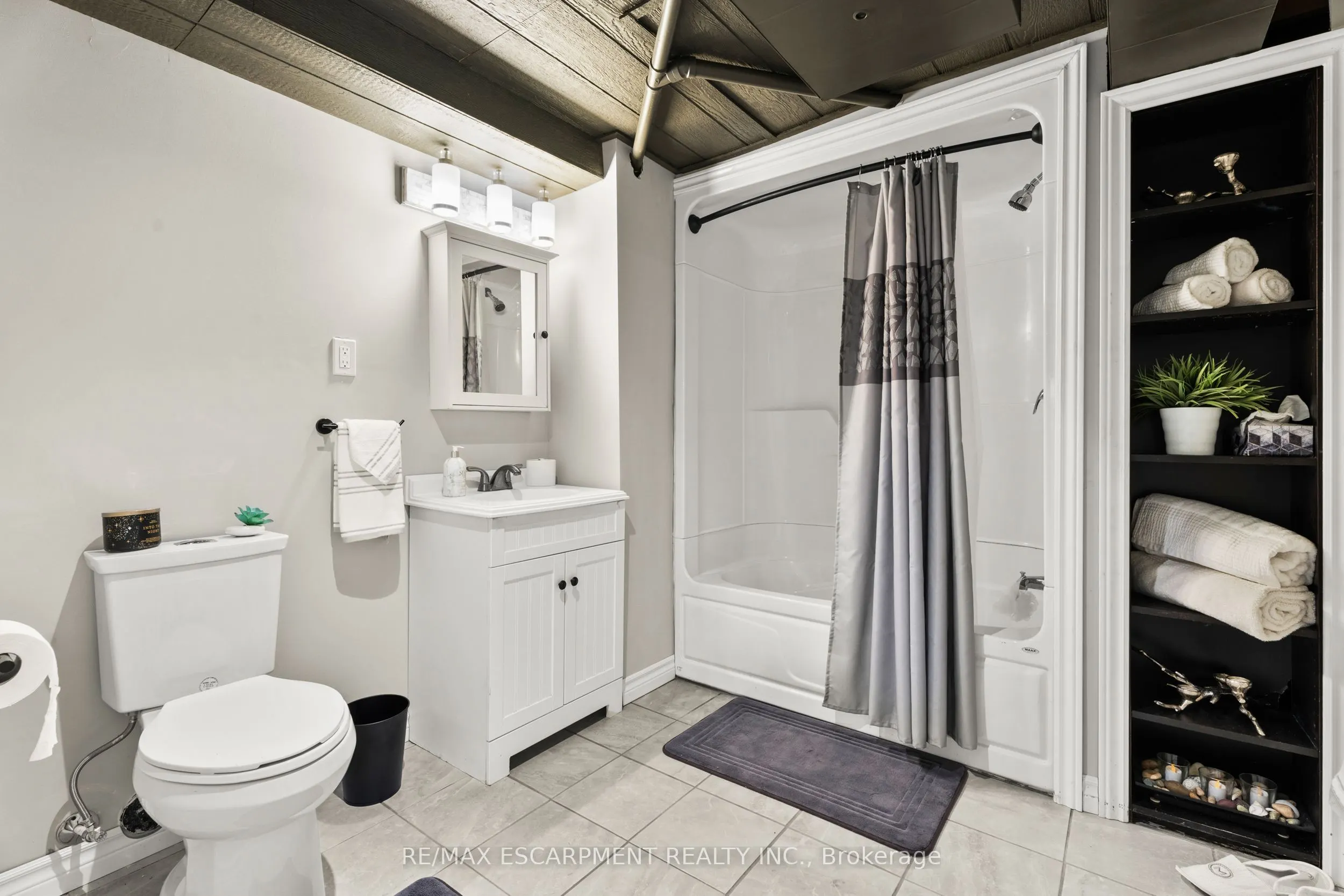 251 Hawkswood Trail