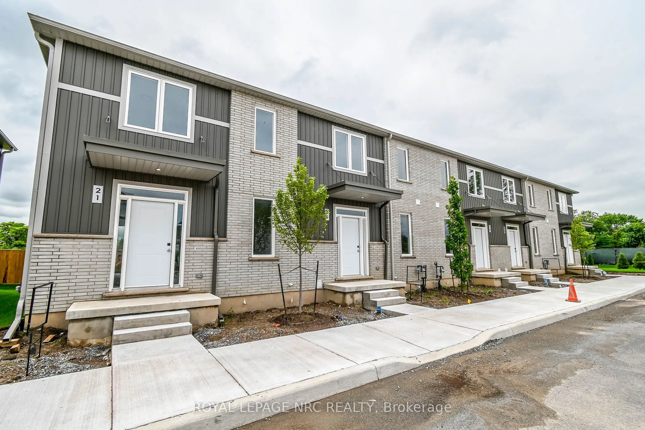 121A Moffatt Street, #20