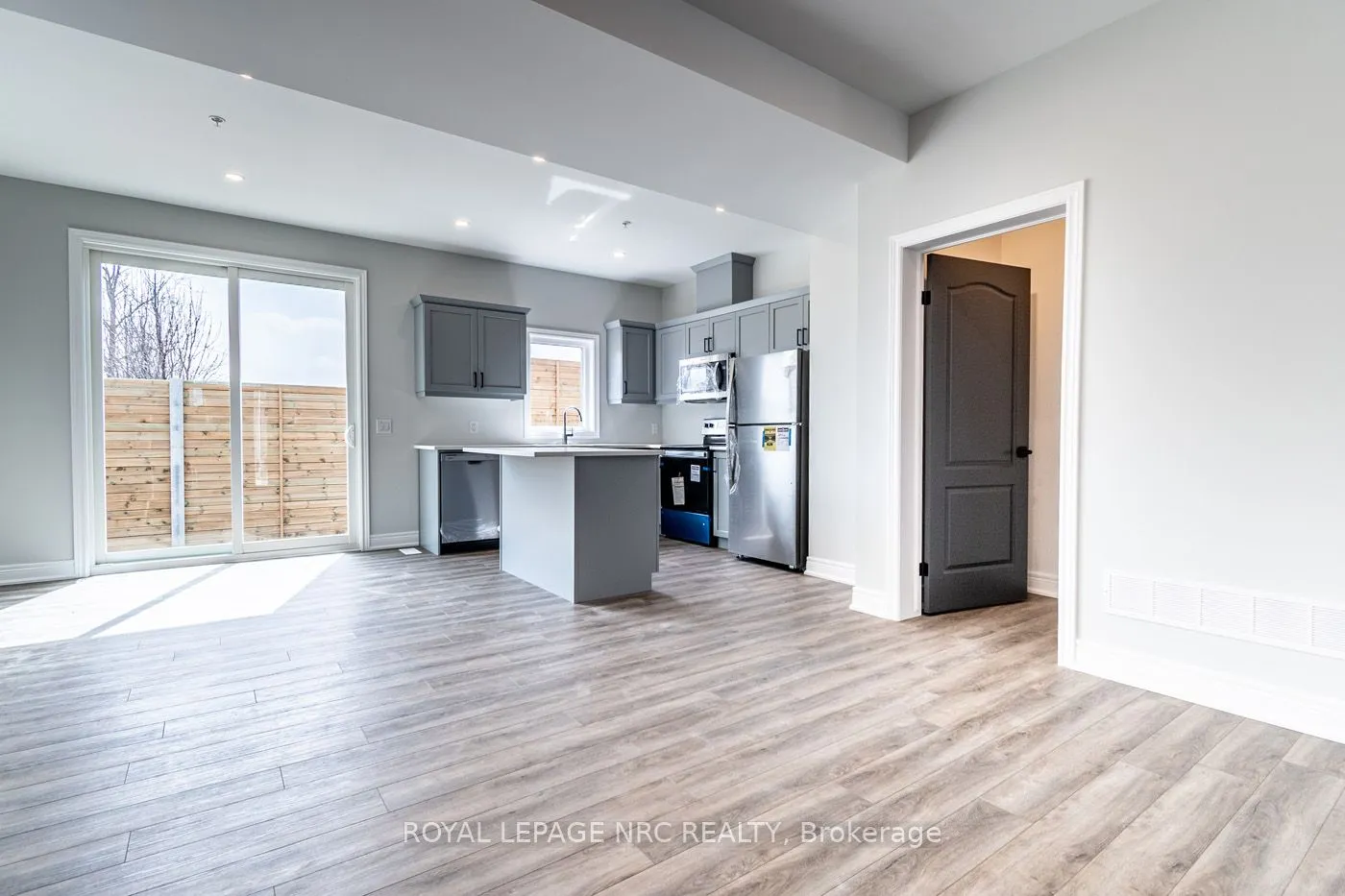 121A Moffatt Street, #20