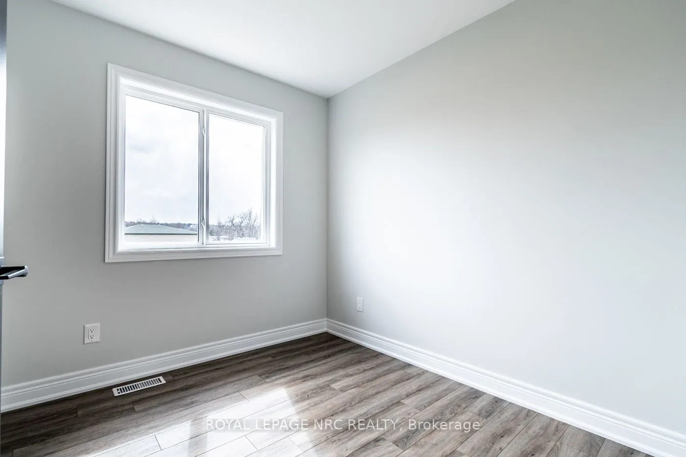 121A Moffatt Street, #20