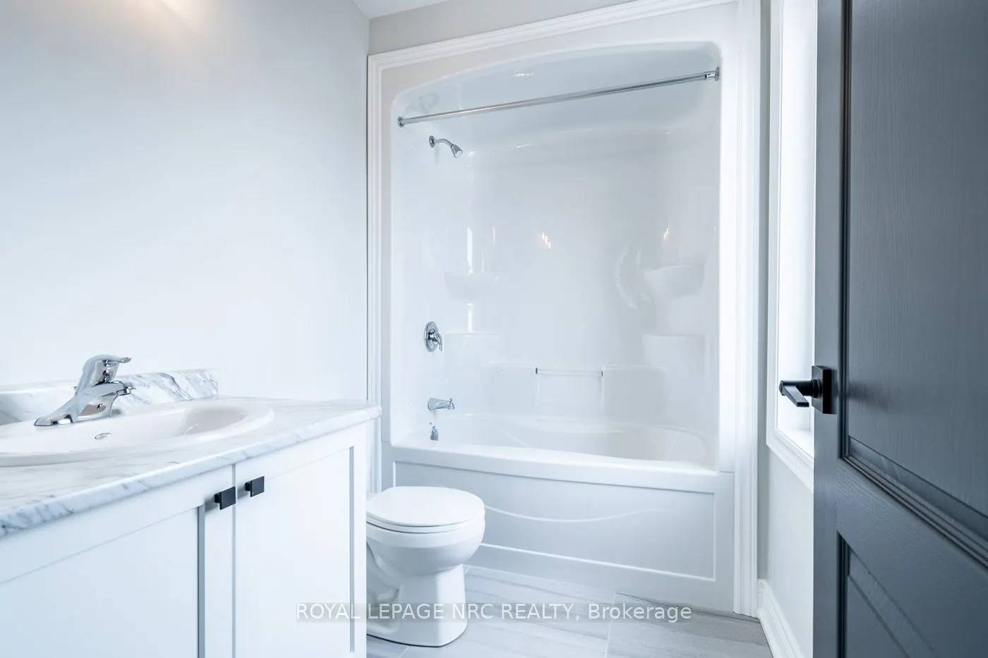 121A Moffatt Street, #20