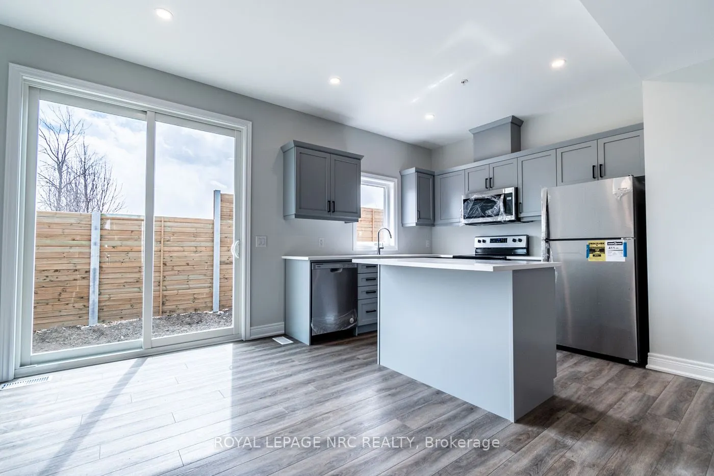 121A Moffatt Street, #20
