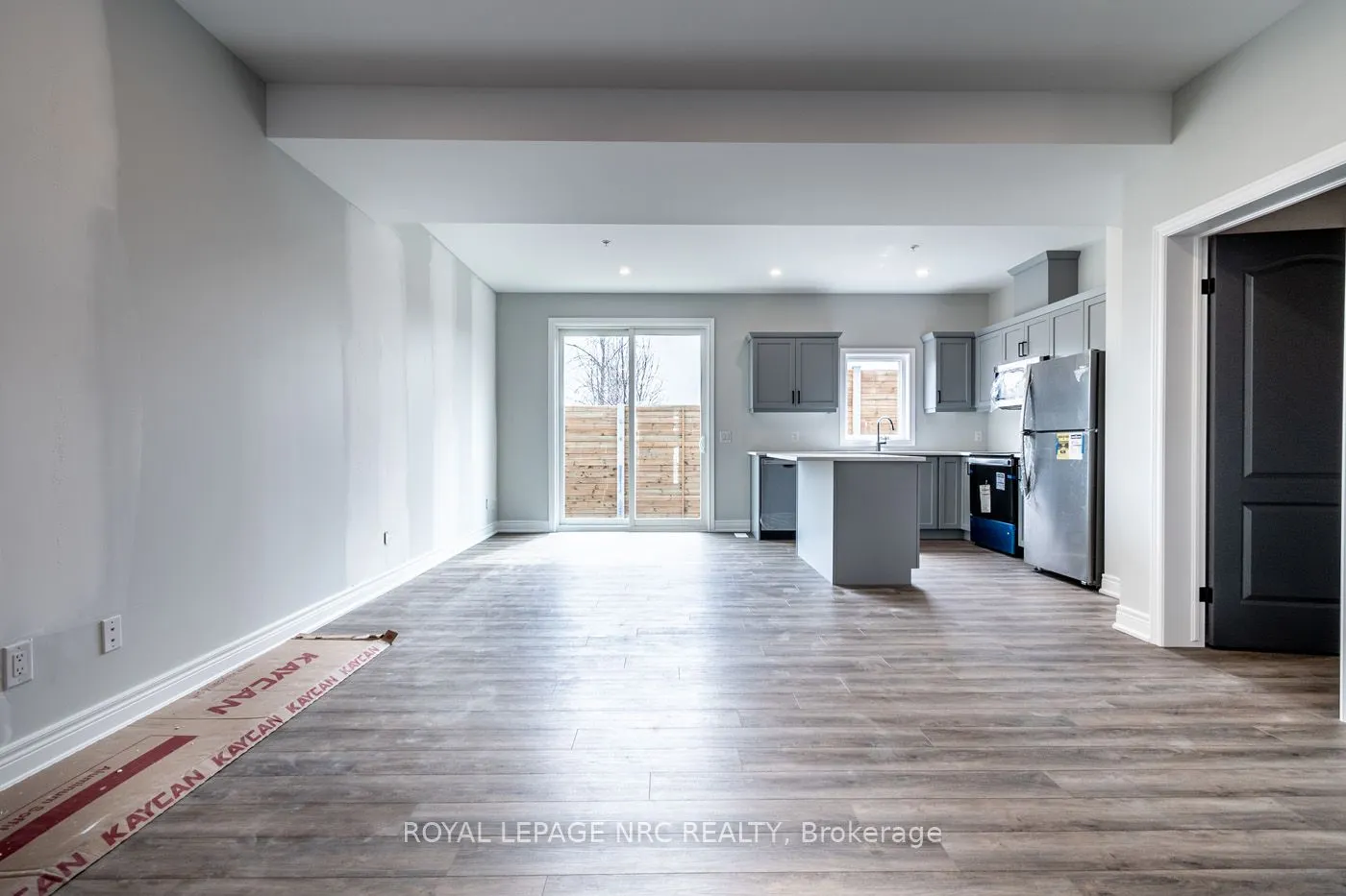 121A Moffatt Street, #20