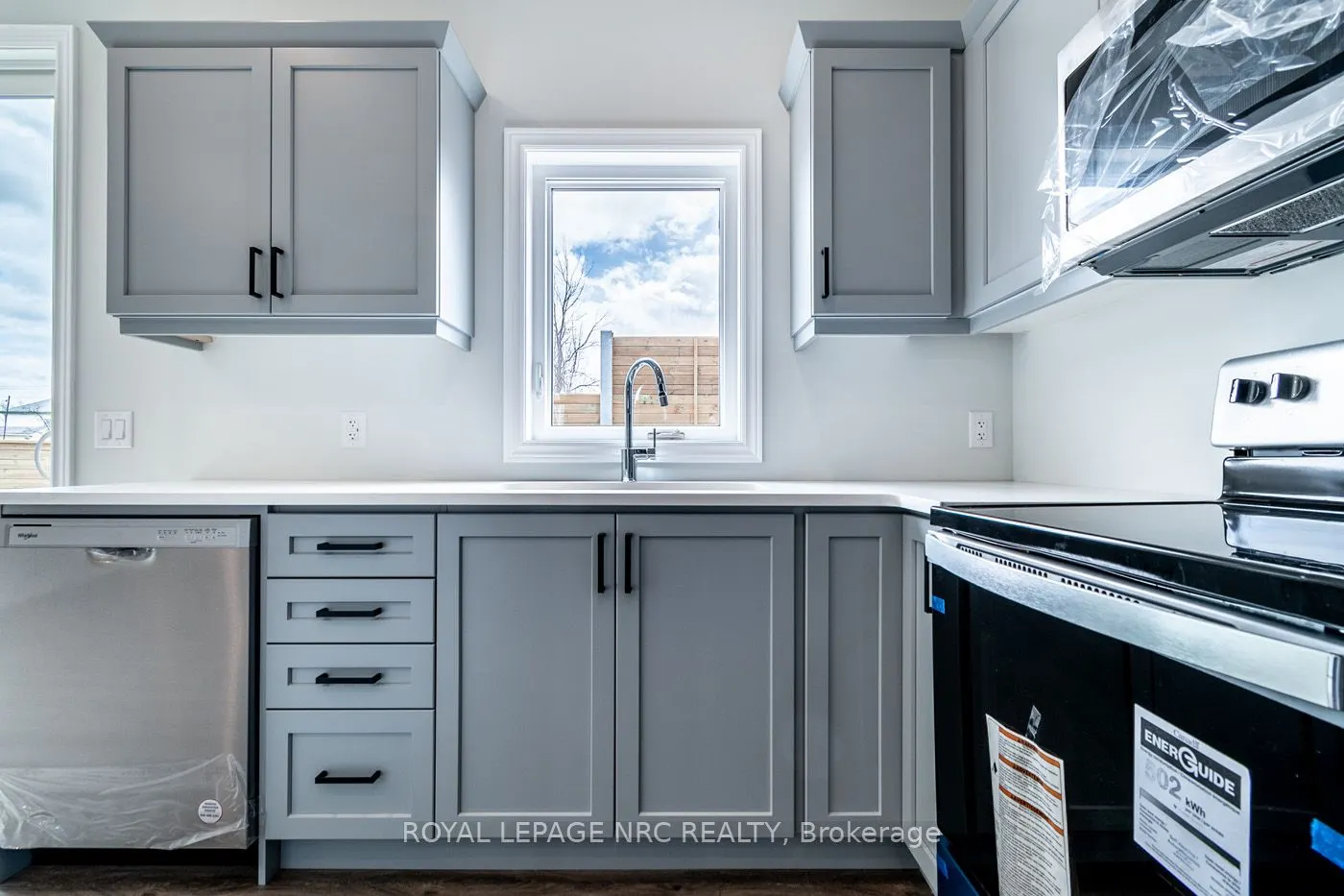 121A Moffatt Street, #20