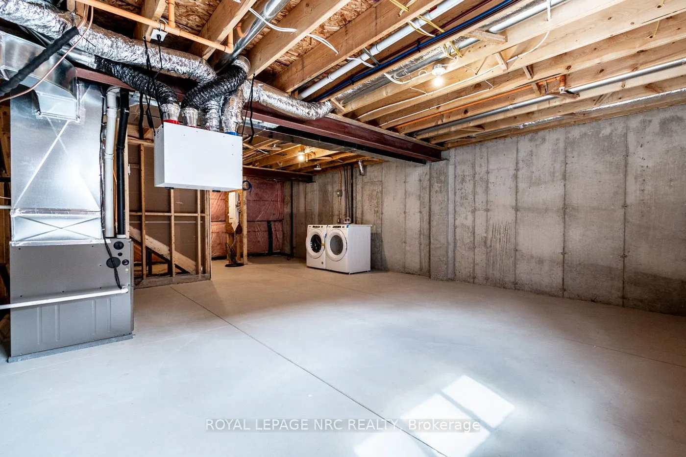 121A Moffatt Street, #20