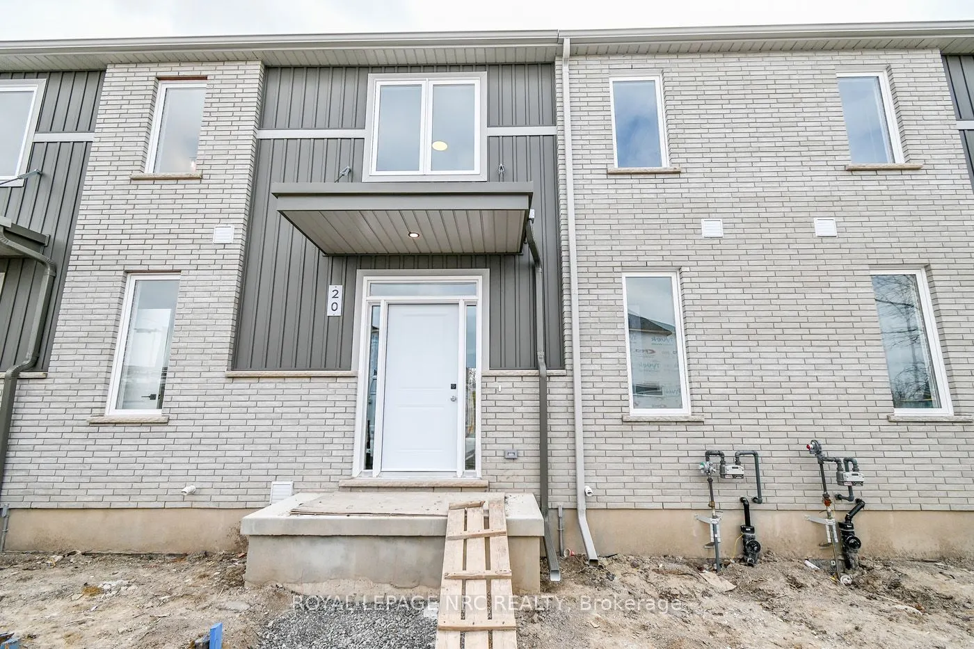 121A Moffatt Street, #20