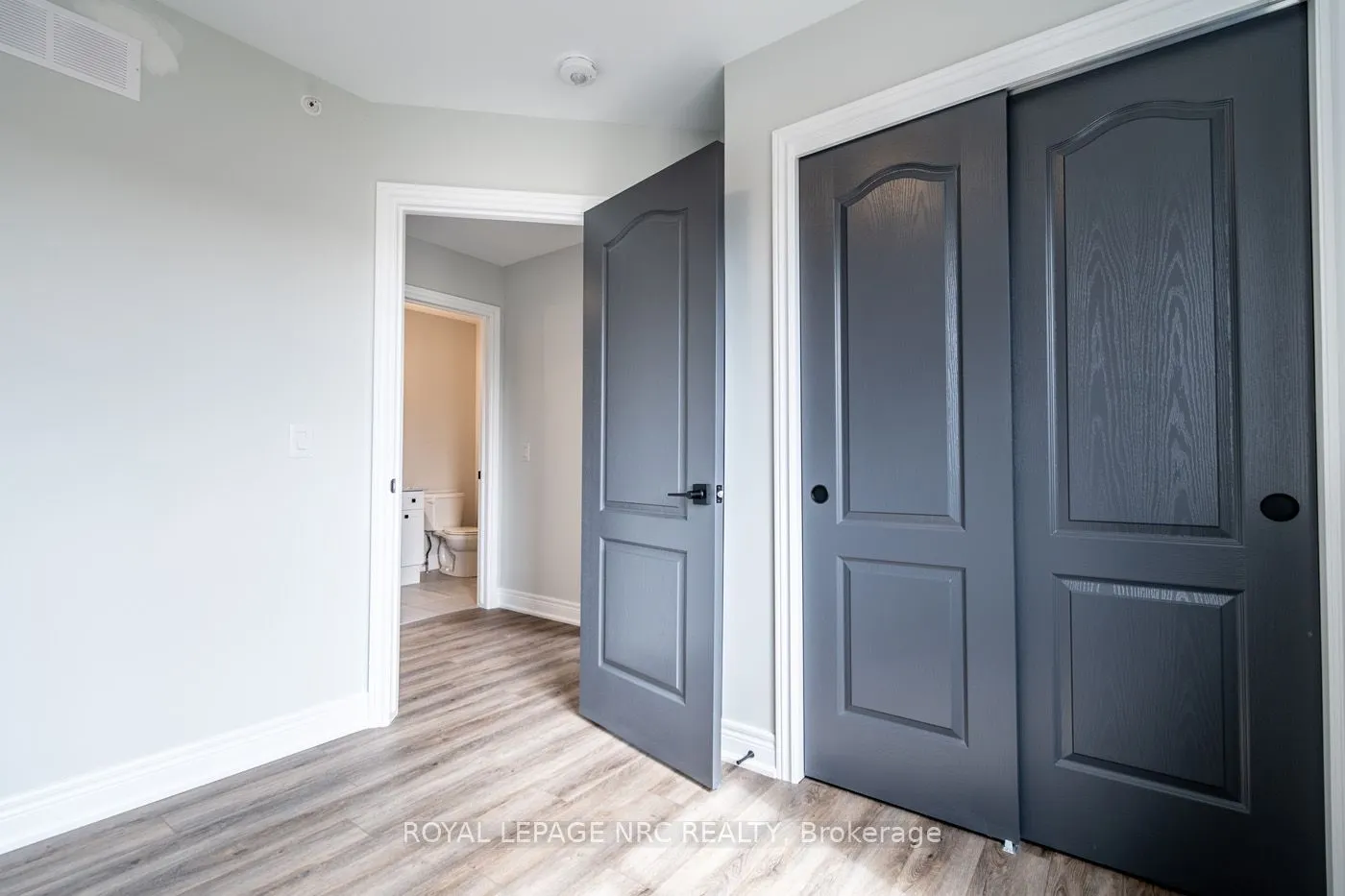 121A Moffatt Street, #20