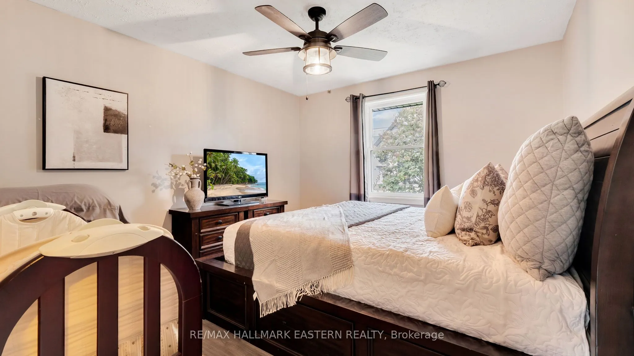 310 Elgin Street E