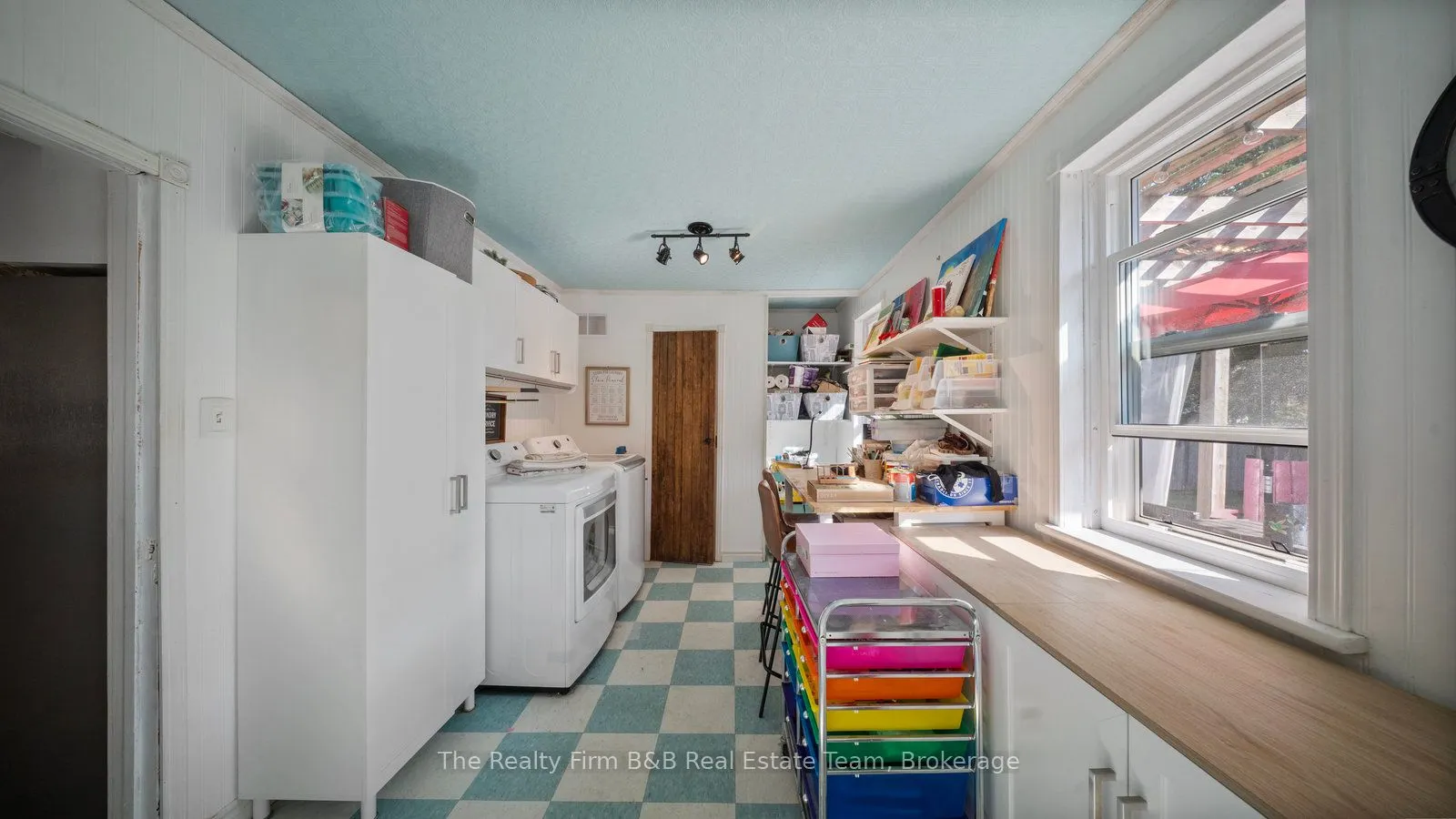 94 Woodstock Street N