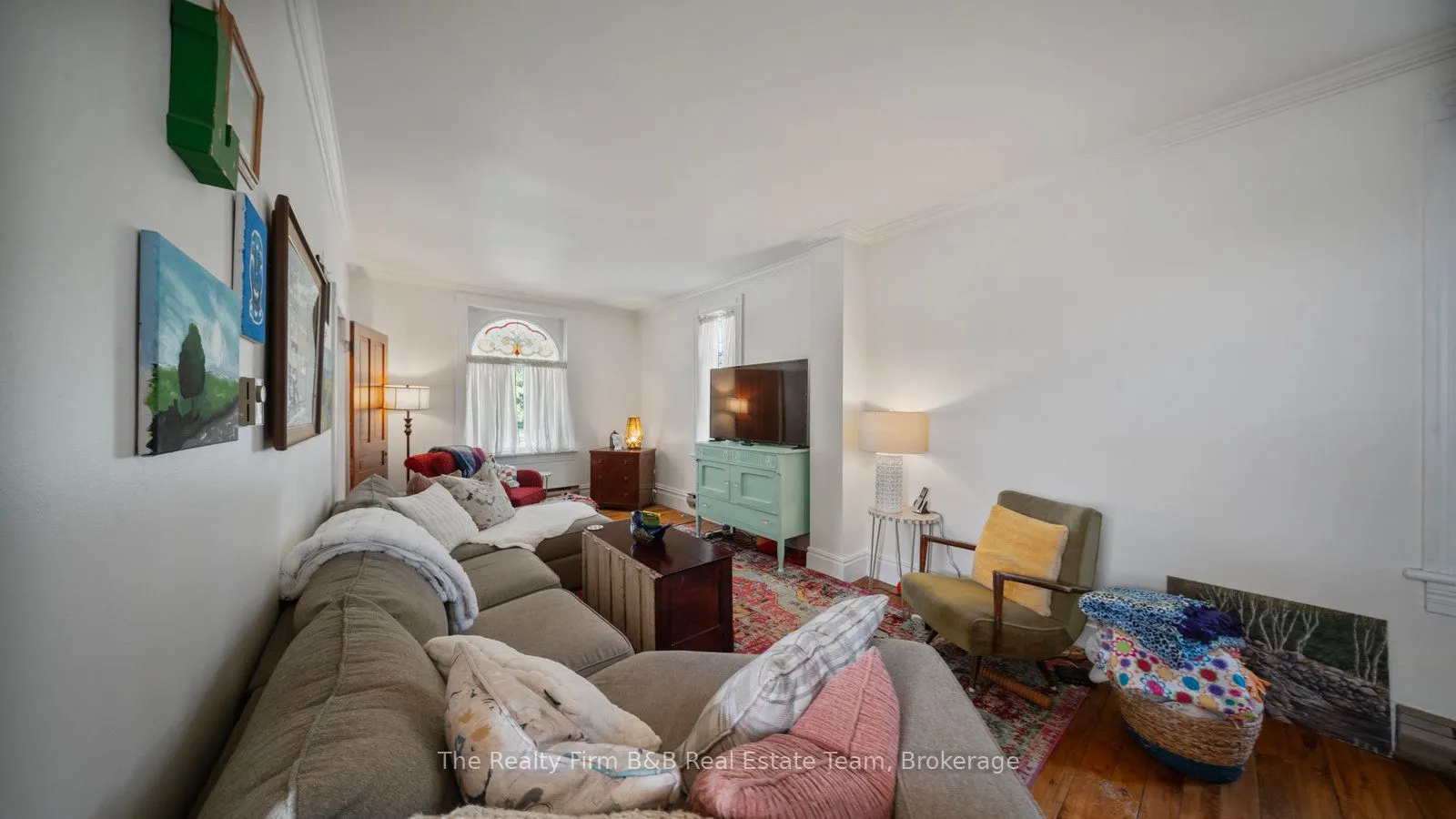 94 Woodstock Street N