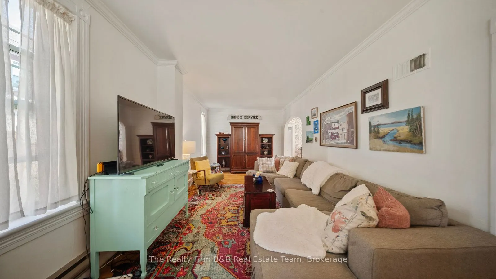 94 Woodstock Street N