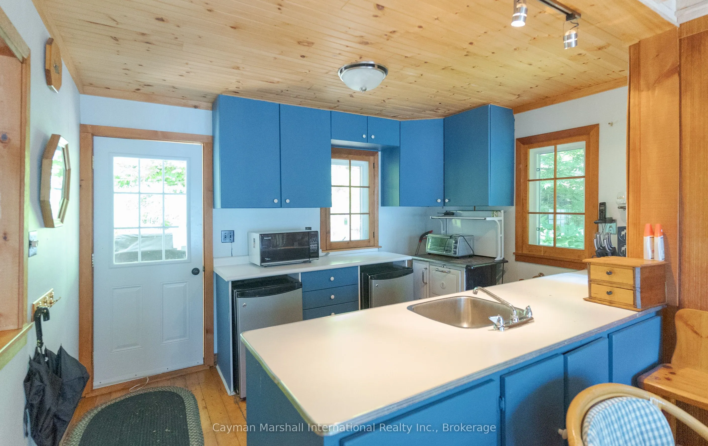 1114 North Burnt Island Road