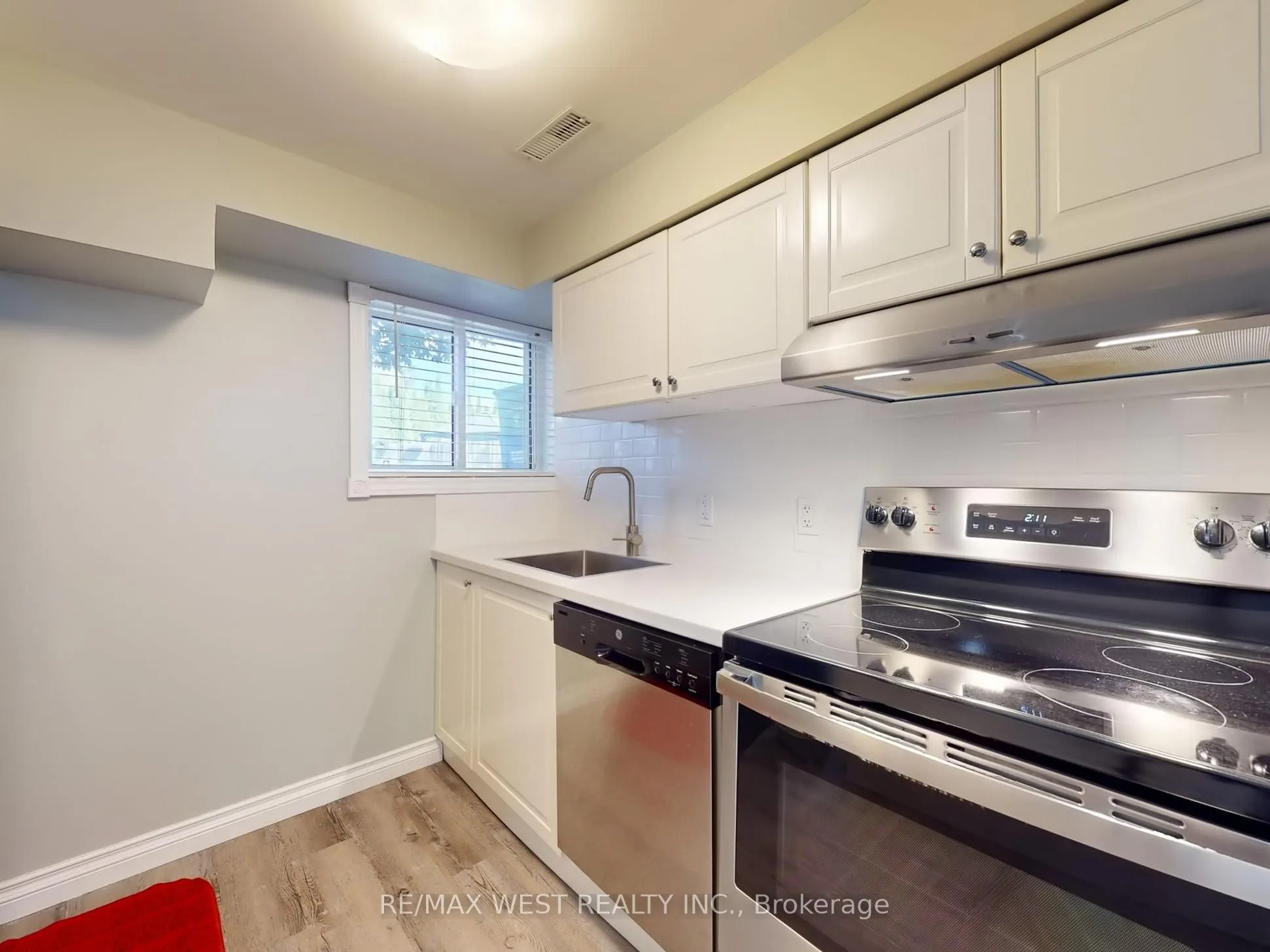 187 Broken Oak Crescent