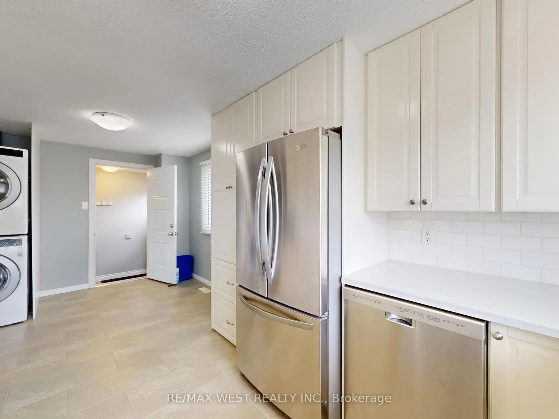 187 Broken Oak Crescent