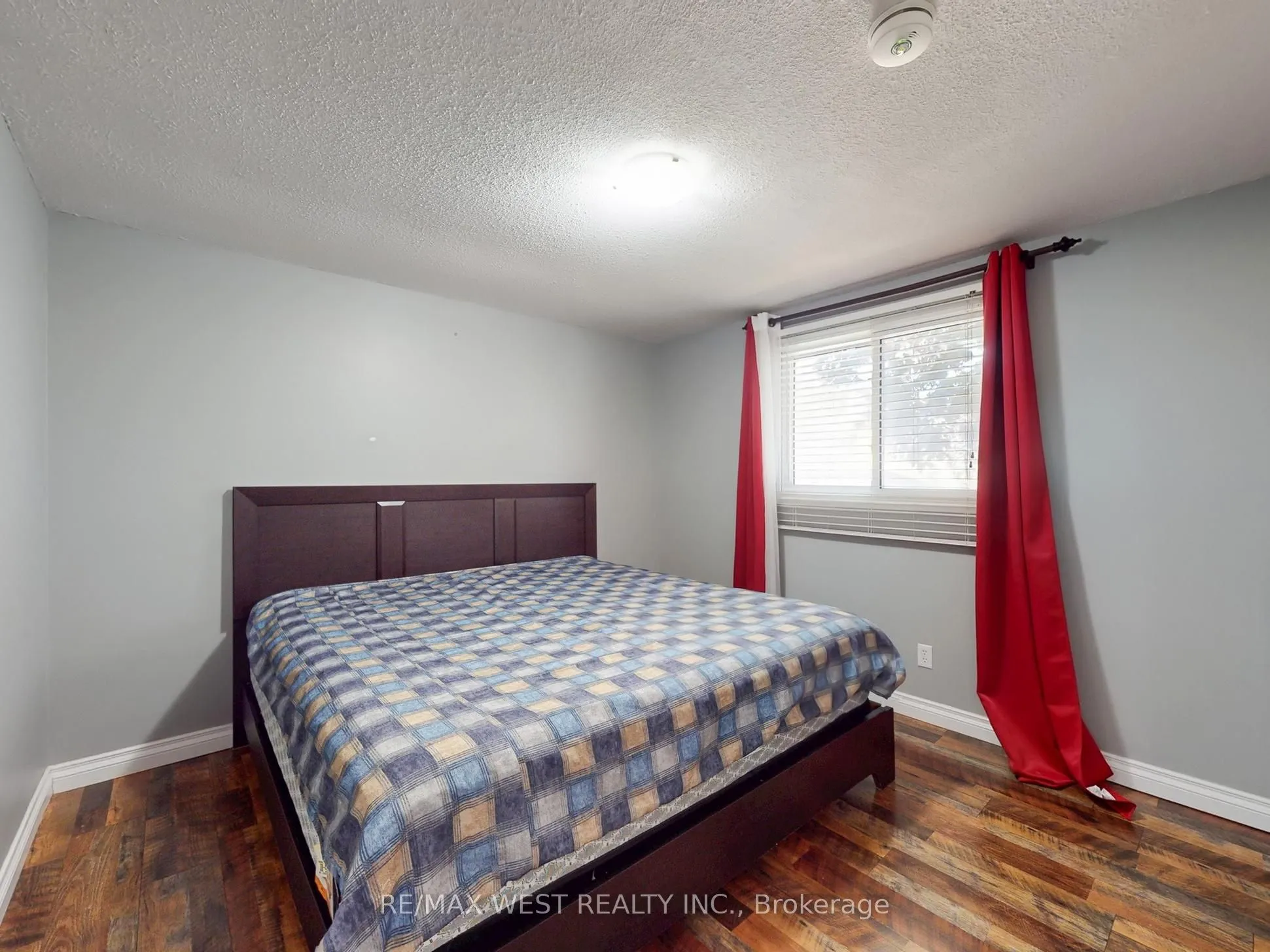 187 Broken Oak Crescent