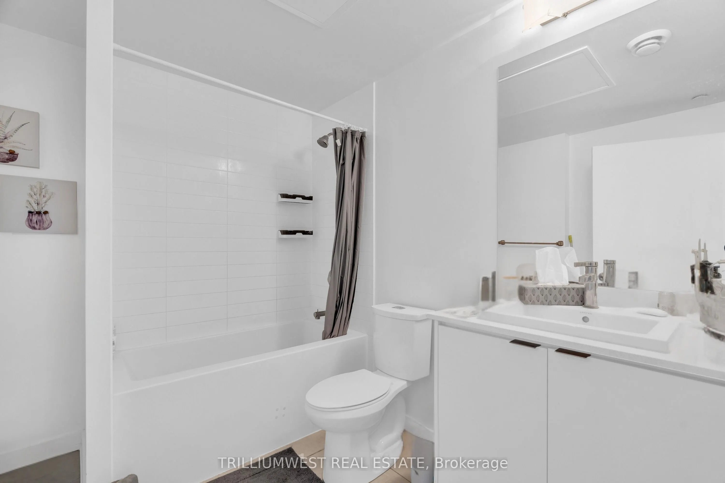 55 Duke Street W, #1210